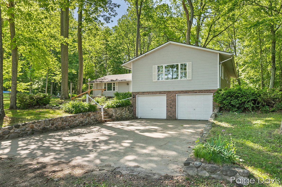 8331 Spring Rd, Stanton, MI 48888