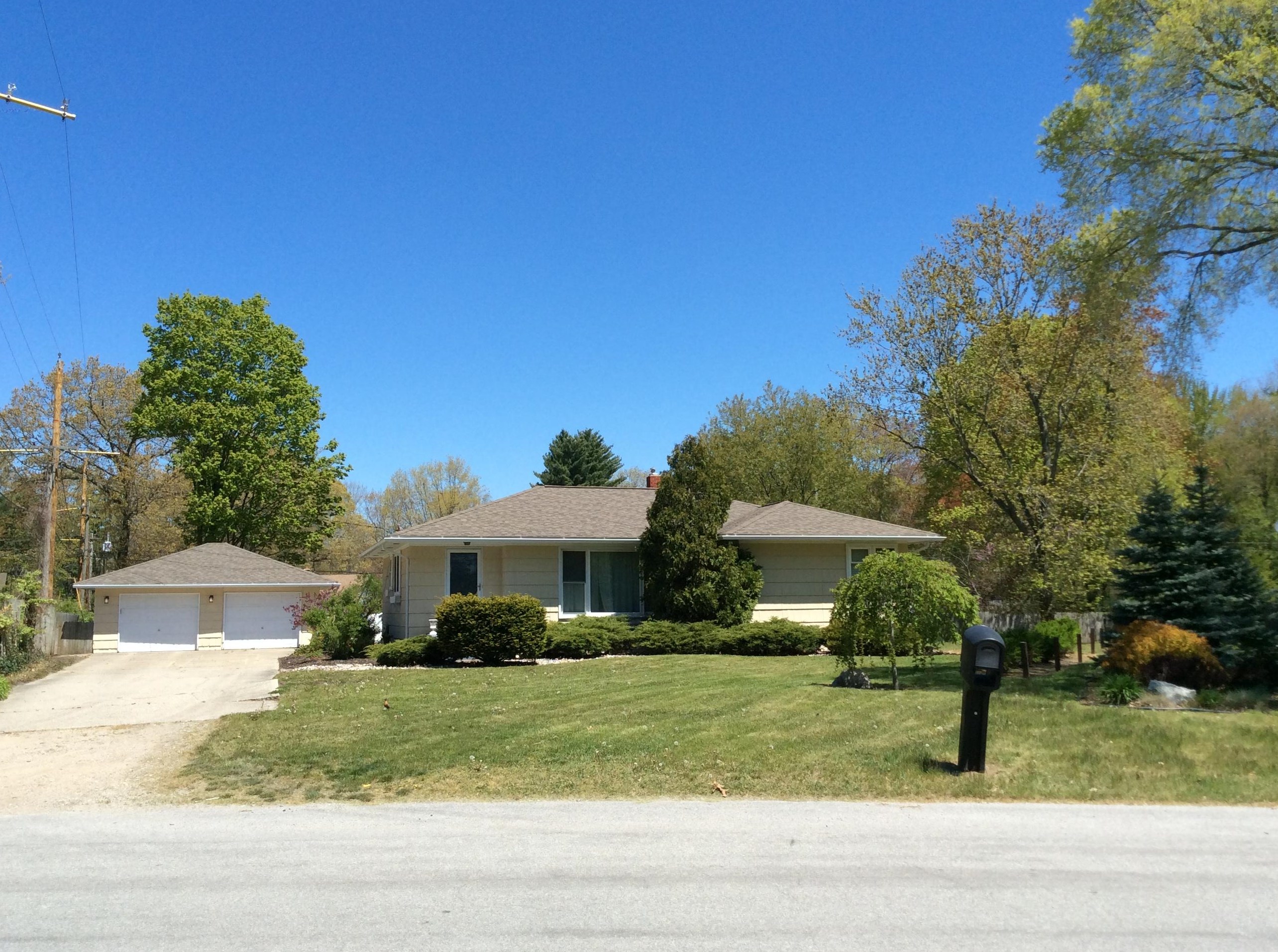 16257 Highland Dr, Spring Lake, MI 49456-2307