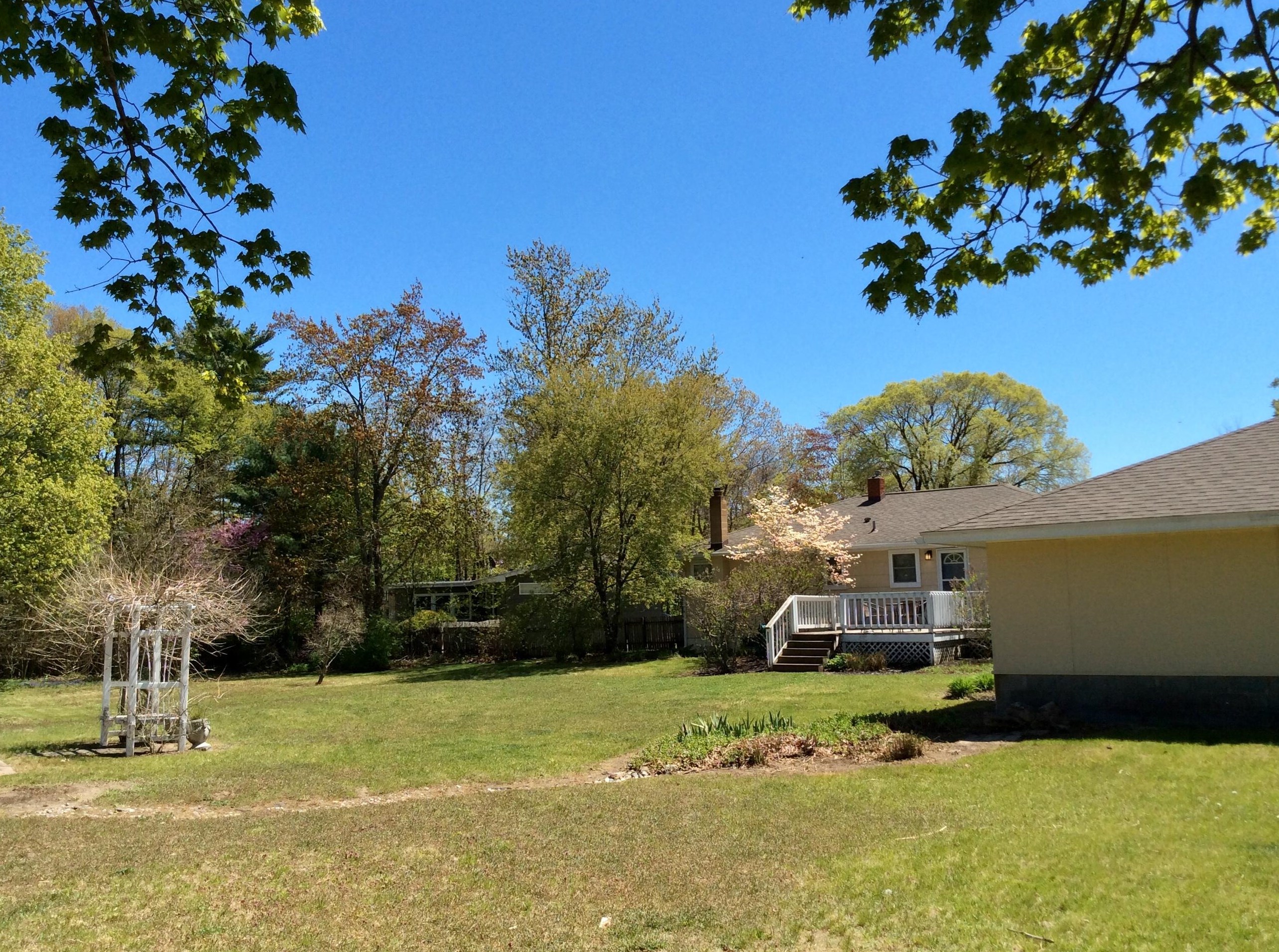 16257 Highland Dr, Spring Lake MI 49456-2307 exterior