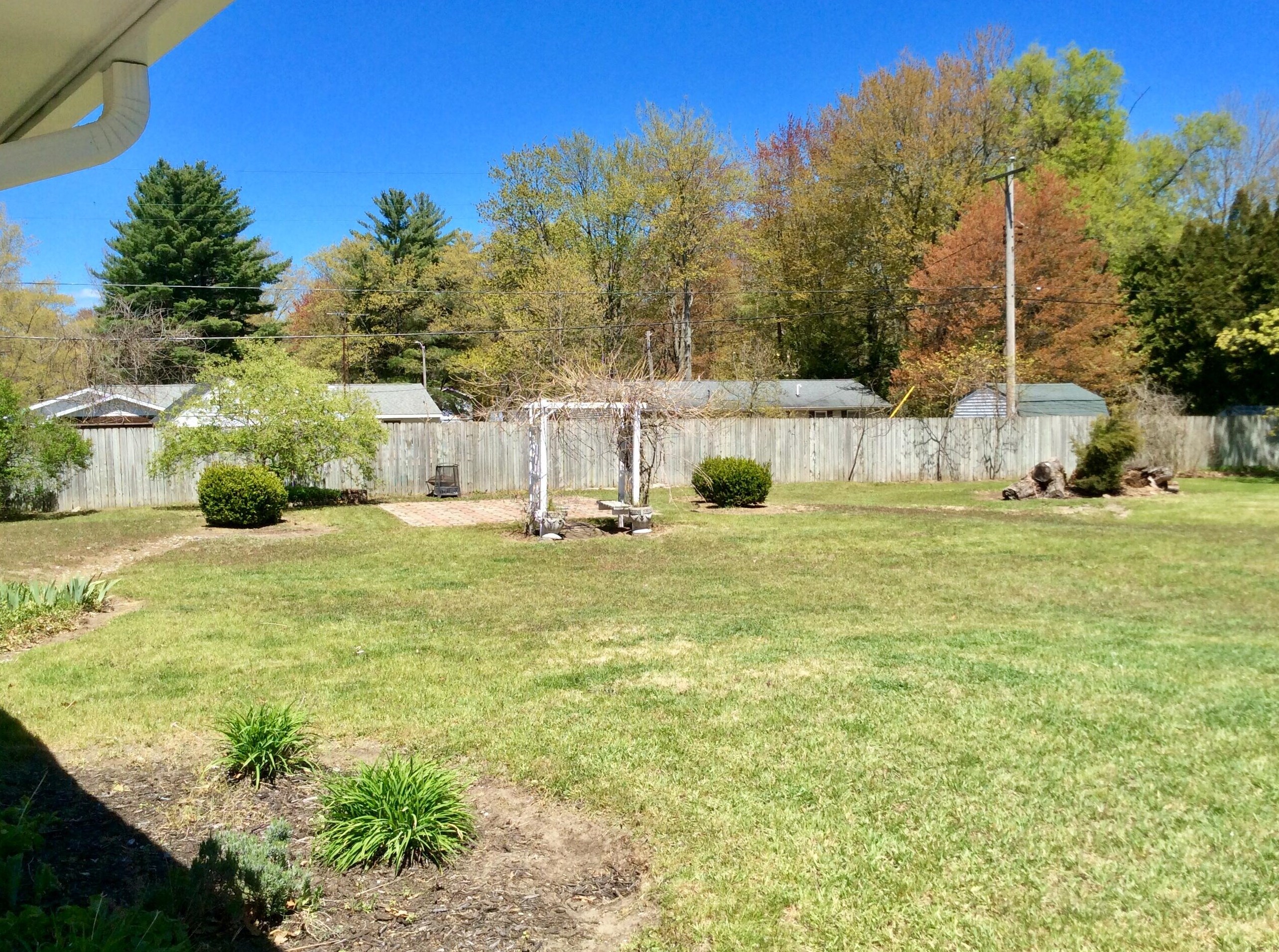 16257 Highland Dr, Spring Lake MI 49456-2307 exterior