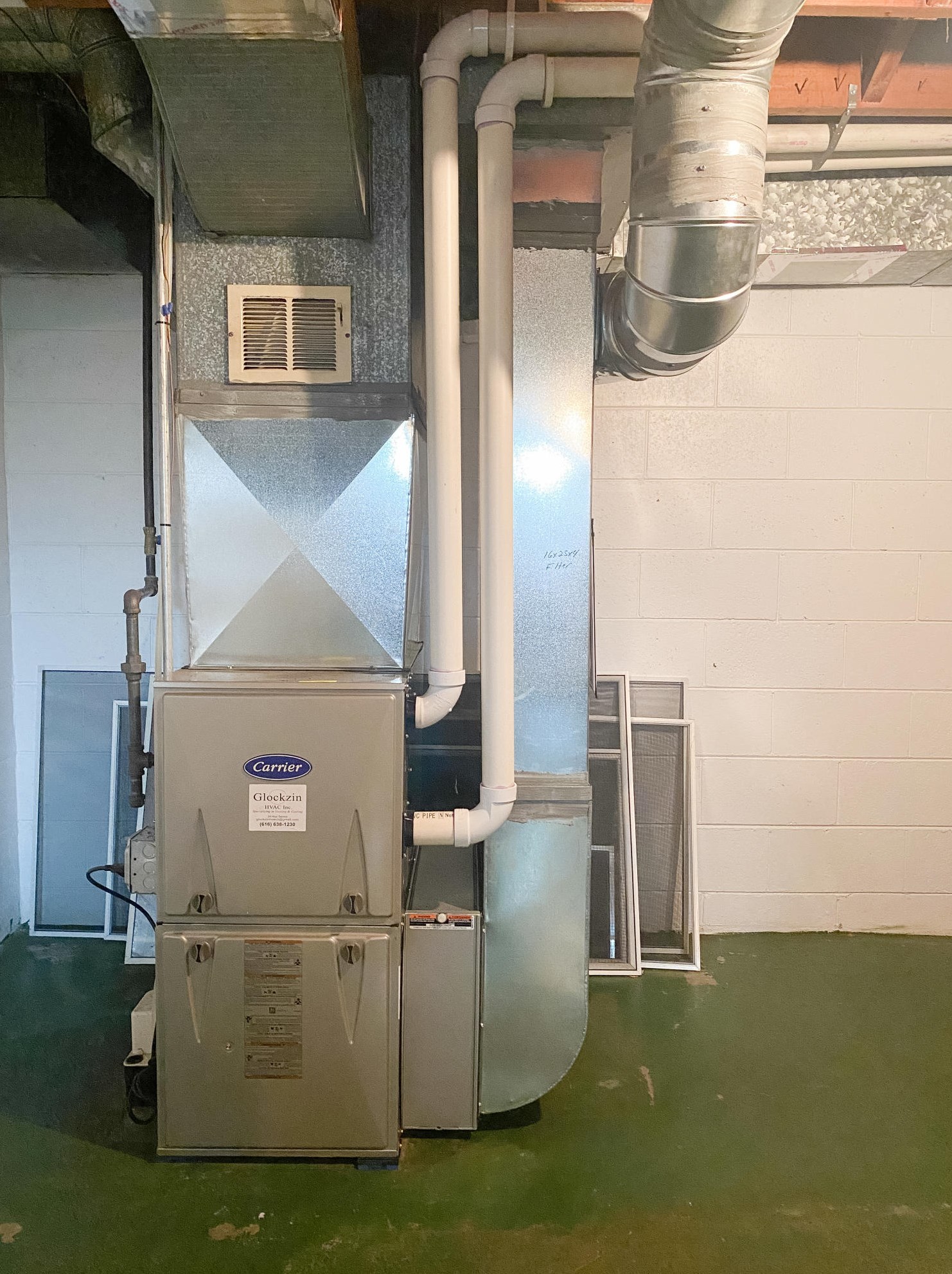 16257 Highland Dr, Spring Lake MI 49456-2307 exterior