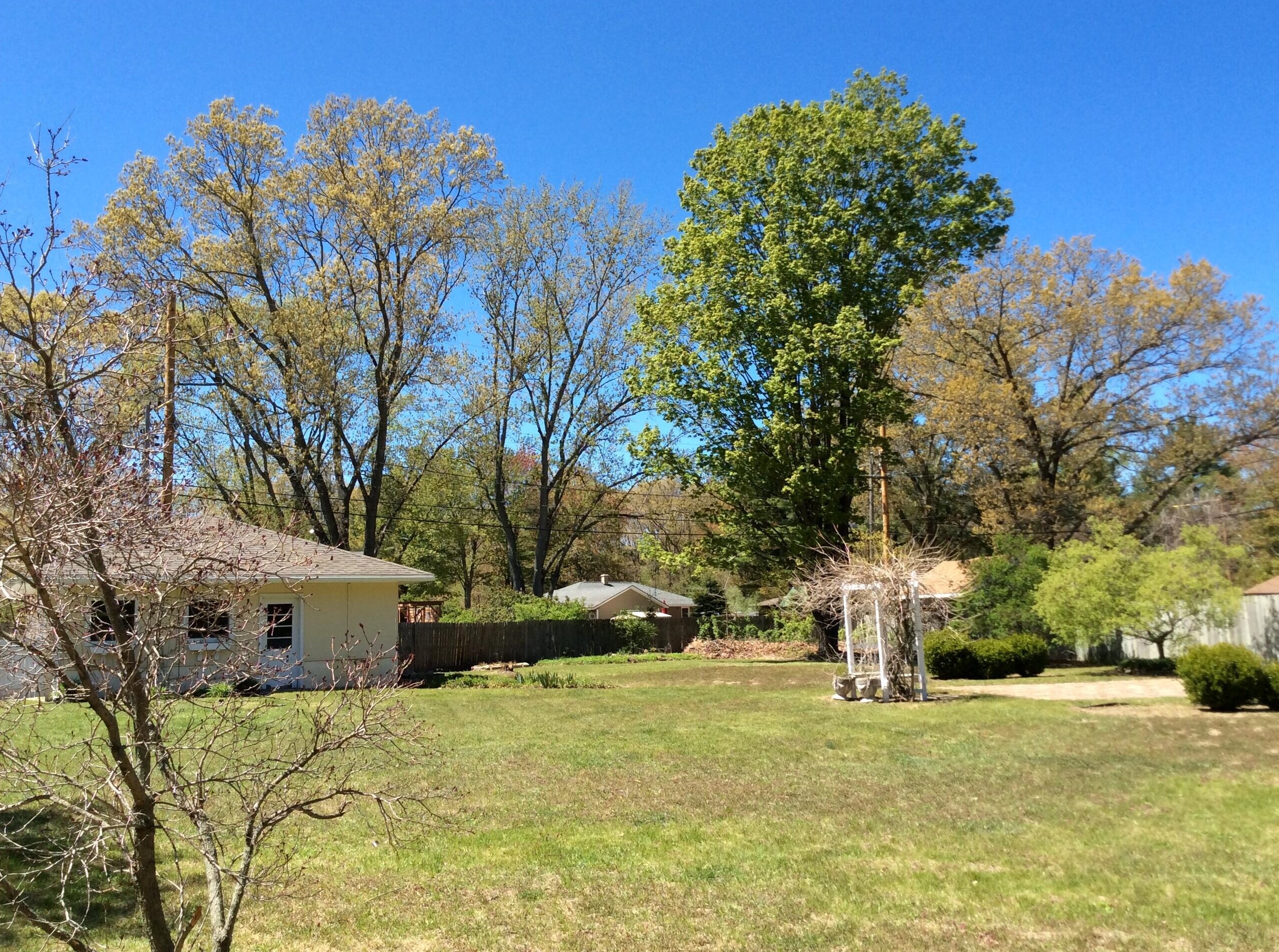 16257 Highland Dr, Spring Lake MI 49456-2307 exterior