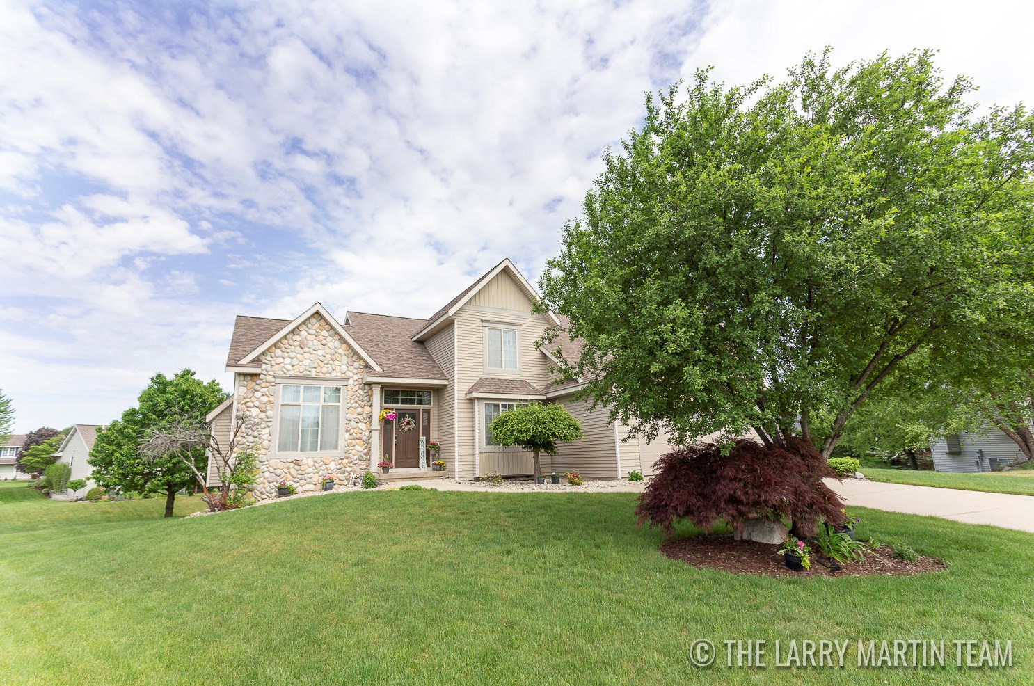 8971 Joshua Dr, Jenison, MI 49428-9294