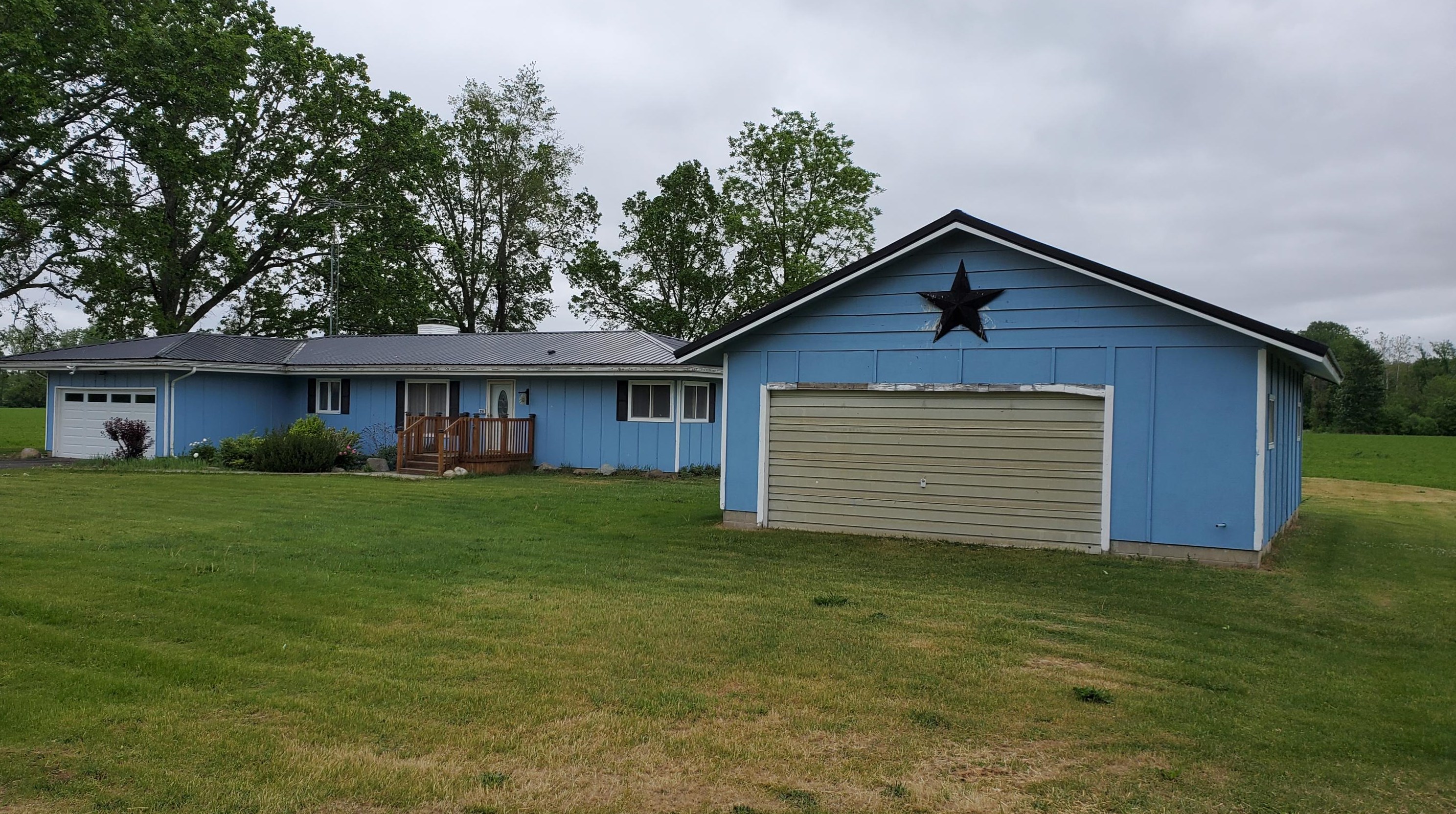 251 N Ray Quincy Rd, Quincy, MI 49082