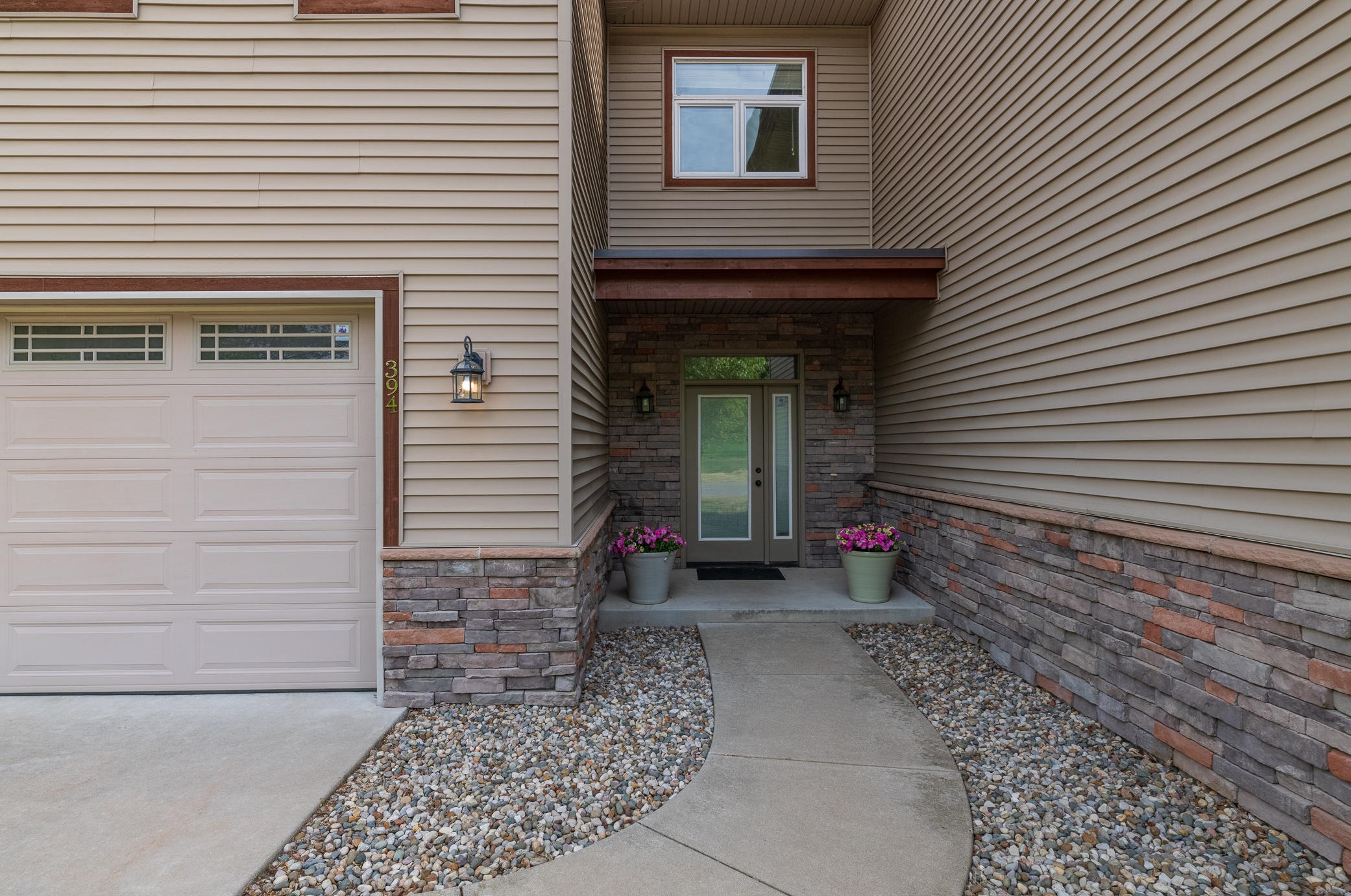 394 Summit Dr, Kalamazoo, MI 49001-3612