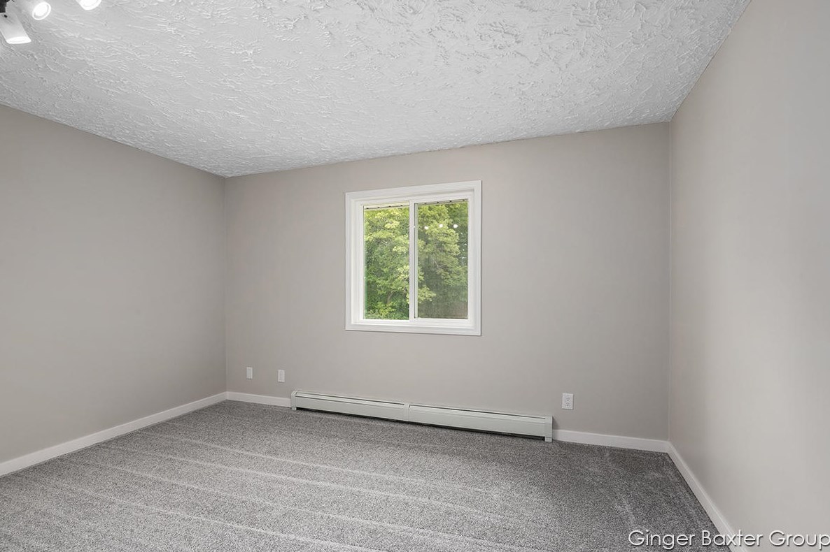 2532 Northboro Ct, Grand Rapids MI 49525-3012 exterior