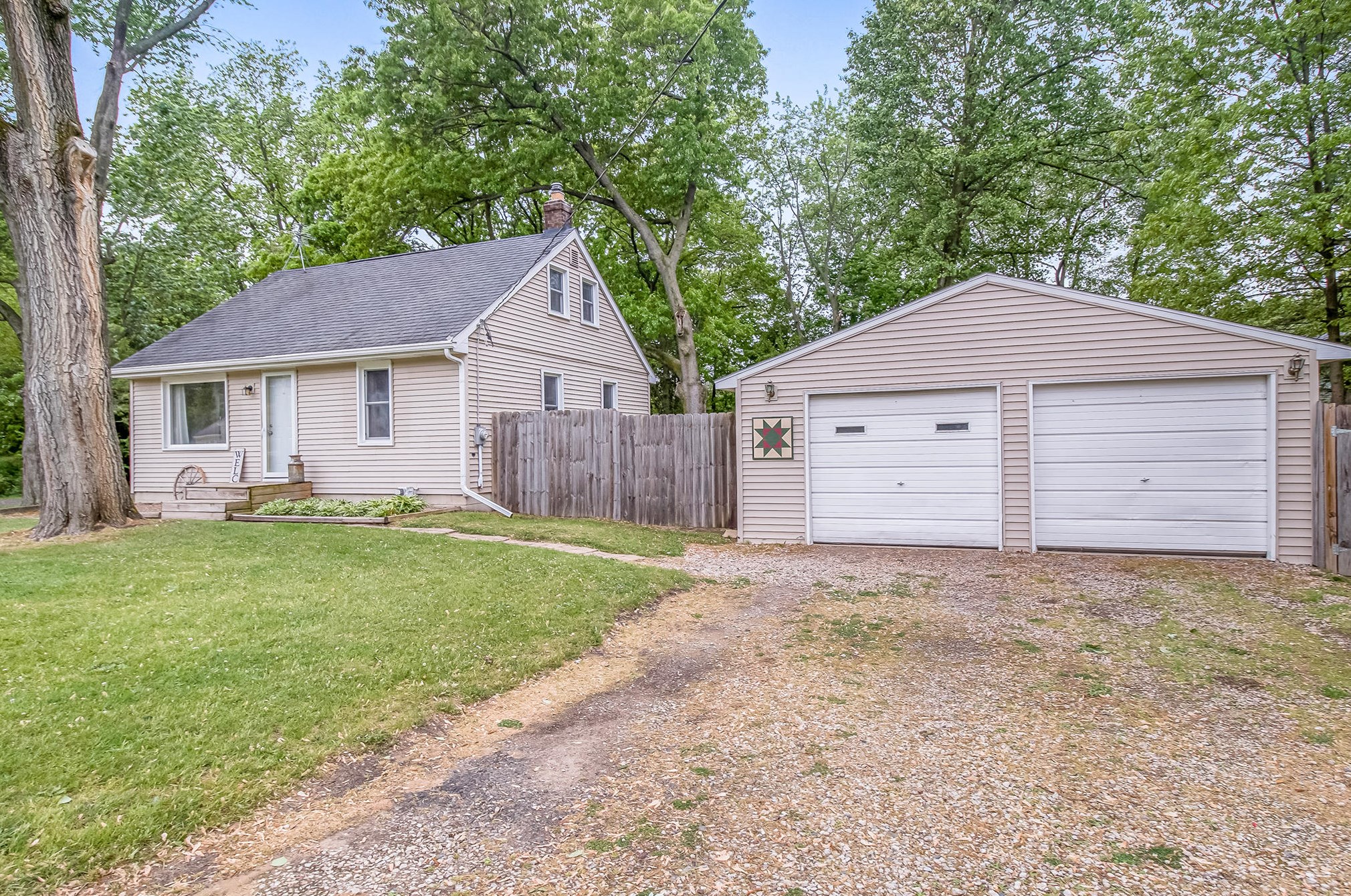 7726 Kingston Dr, Kalamazoo, MI 49002