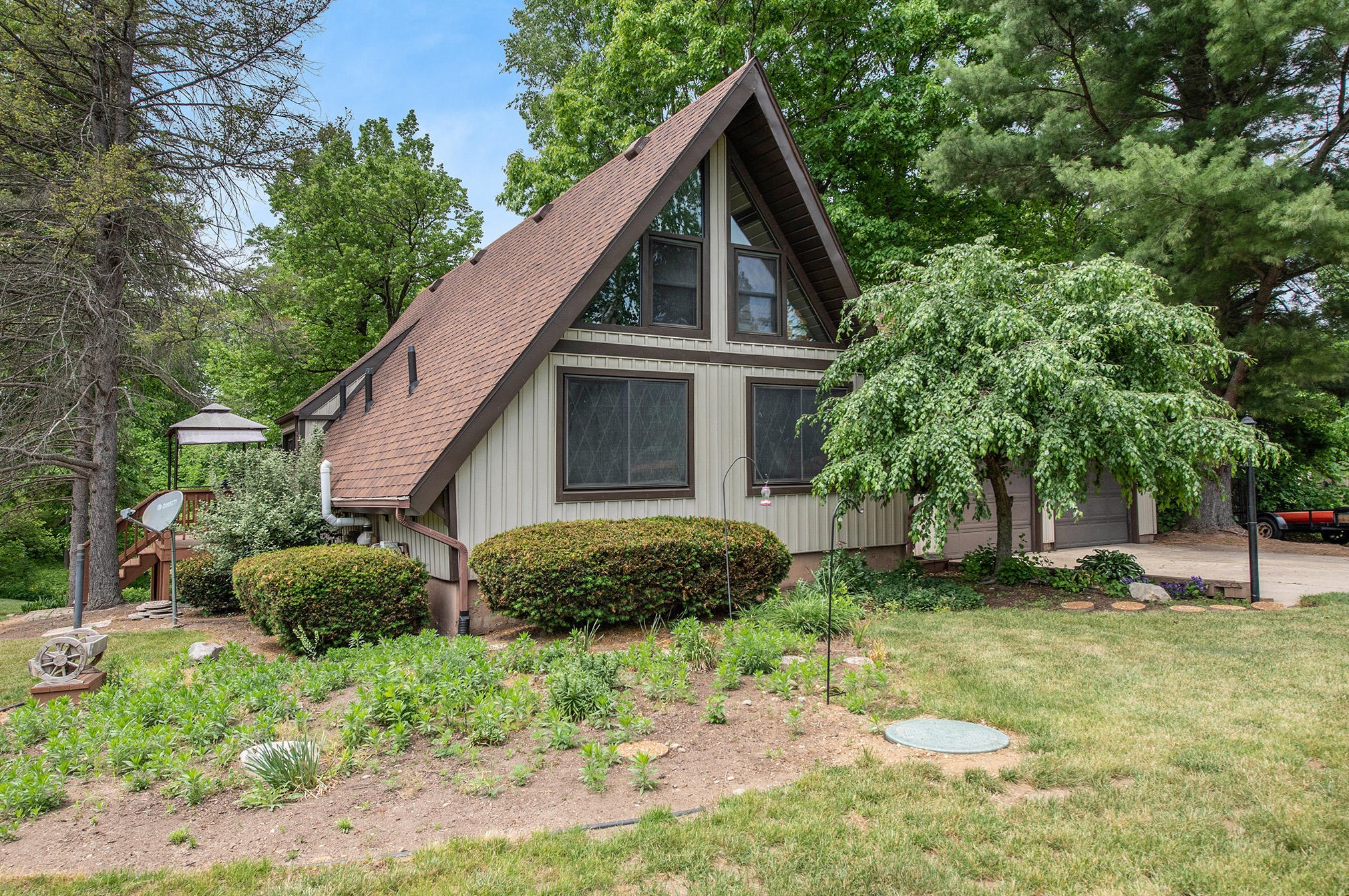 219 Squaw Creek Rd, Marshall, MI 49068-9507