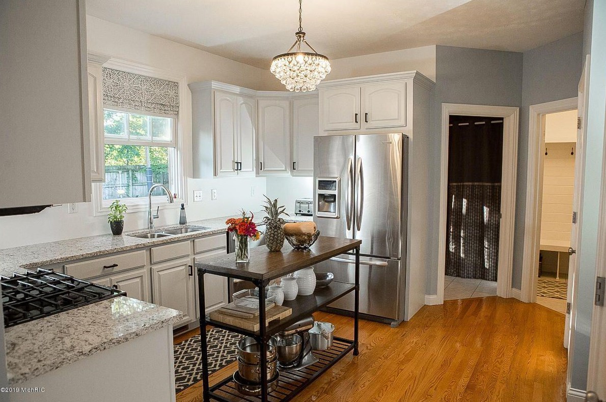 4404 Tosi Cir, Stevensville, MI 49127-8319