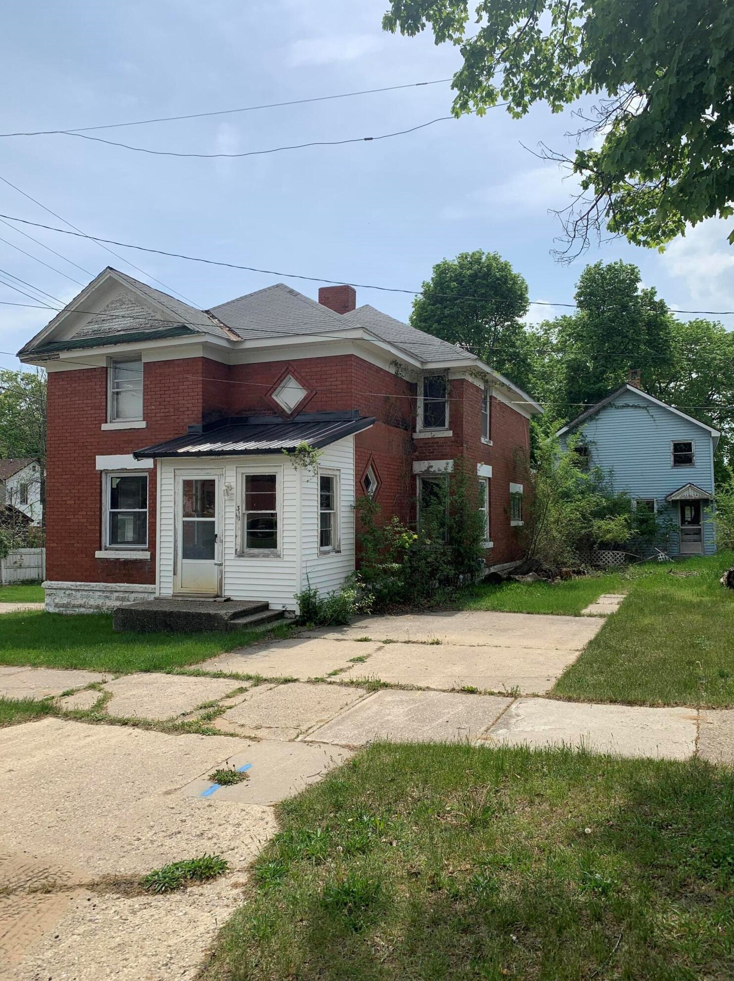 311 Simon St, Cadillac, MI 49601-1957