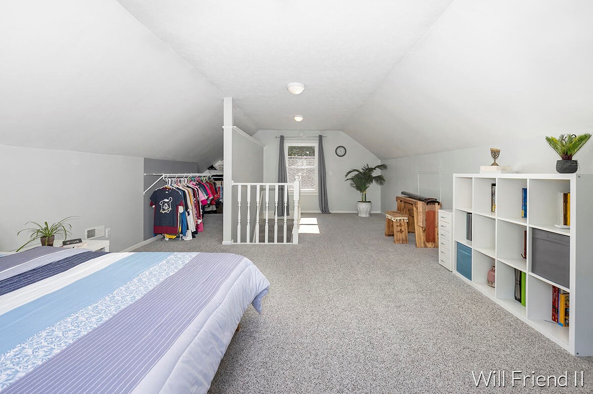 1019 Northlawn St, Grand Rapids MI  49505-3721 exterior