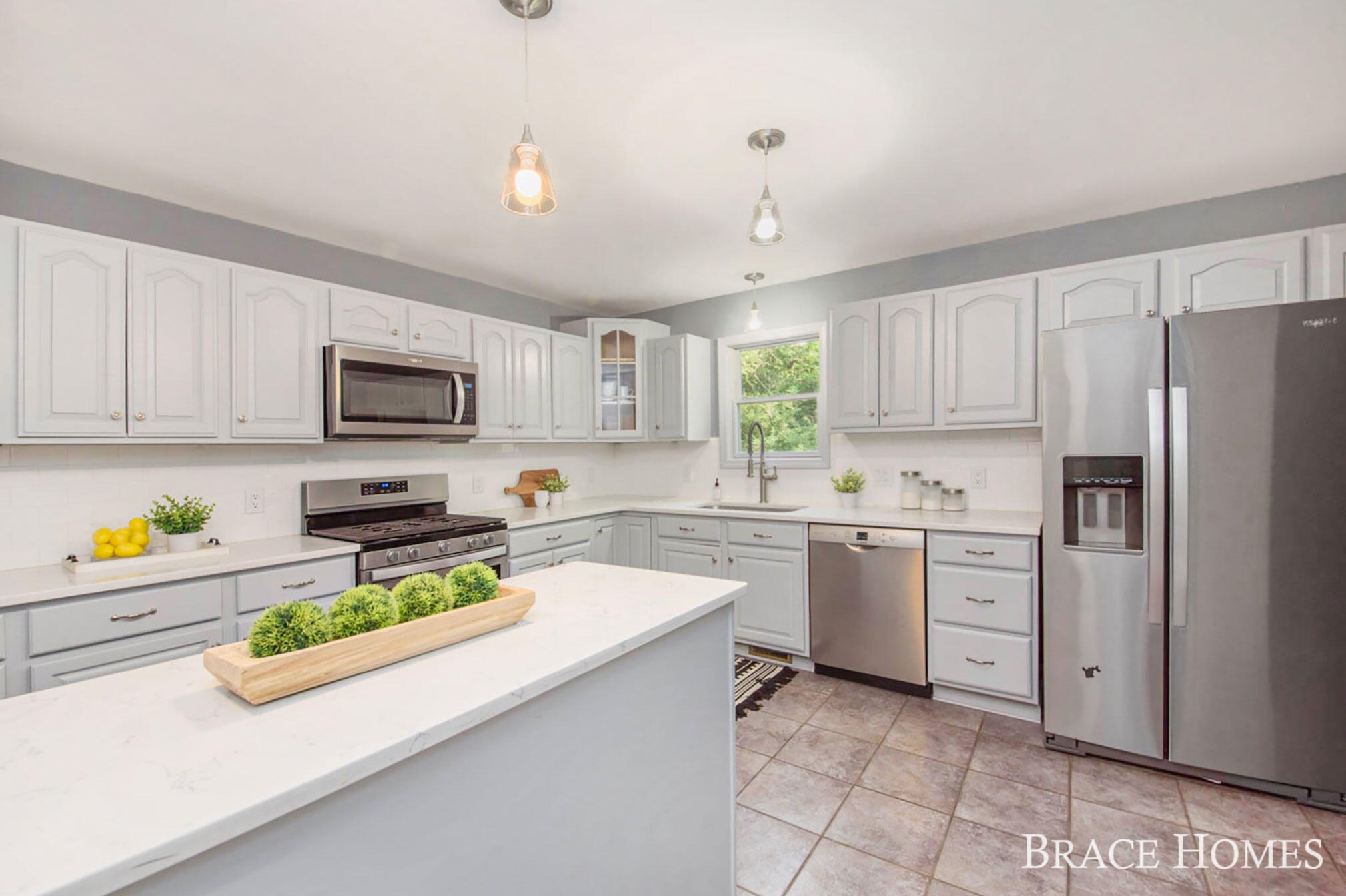 1577 Leffingwell Ave, Grand Rapids MI  49525-4527 exterior