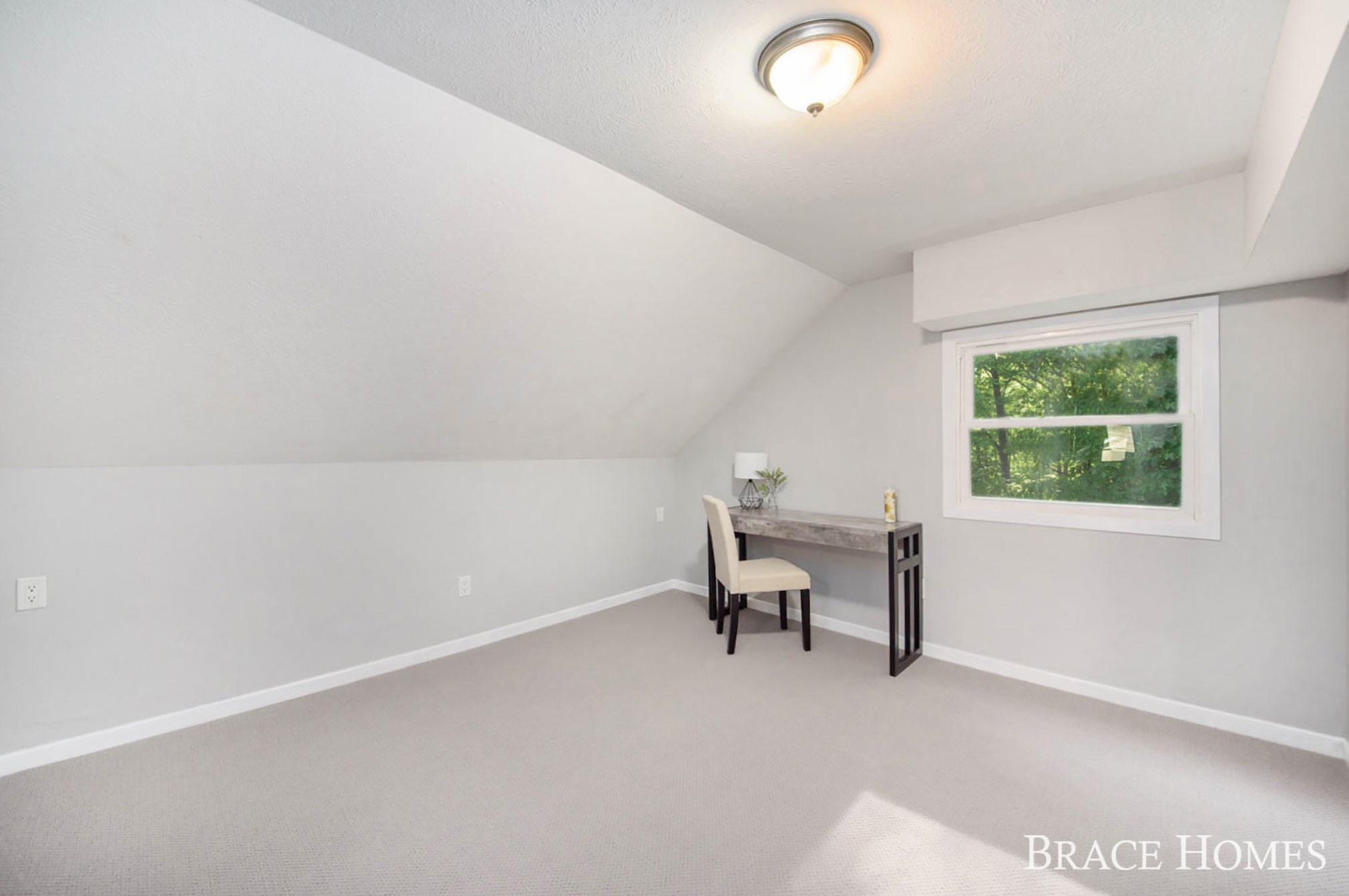 1577 Leffingwell Ave, Grand Rapids MI  49525-4527 exterior