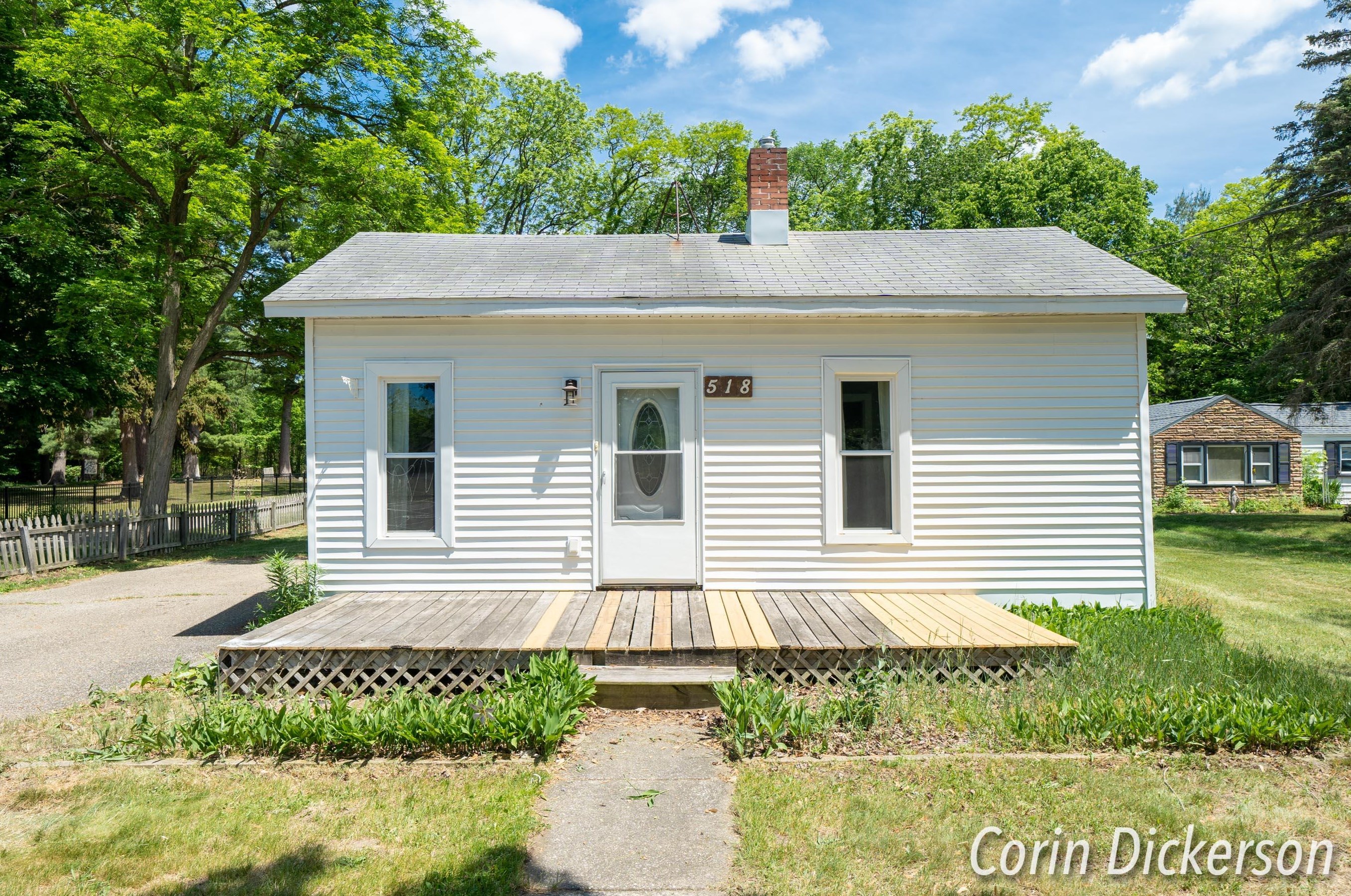 518 Niles St, Paw Paw, MI 49079-1145