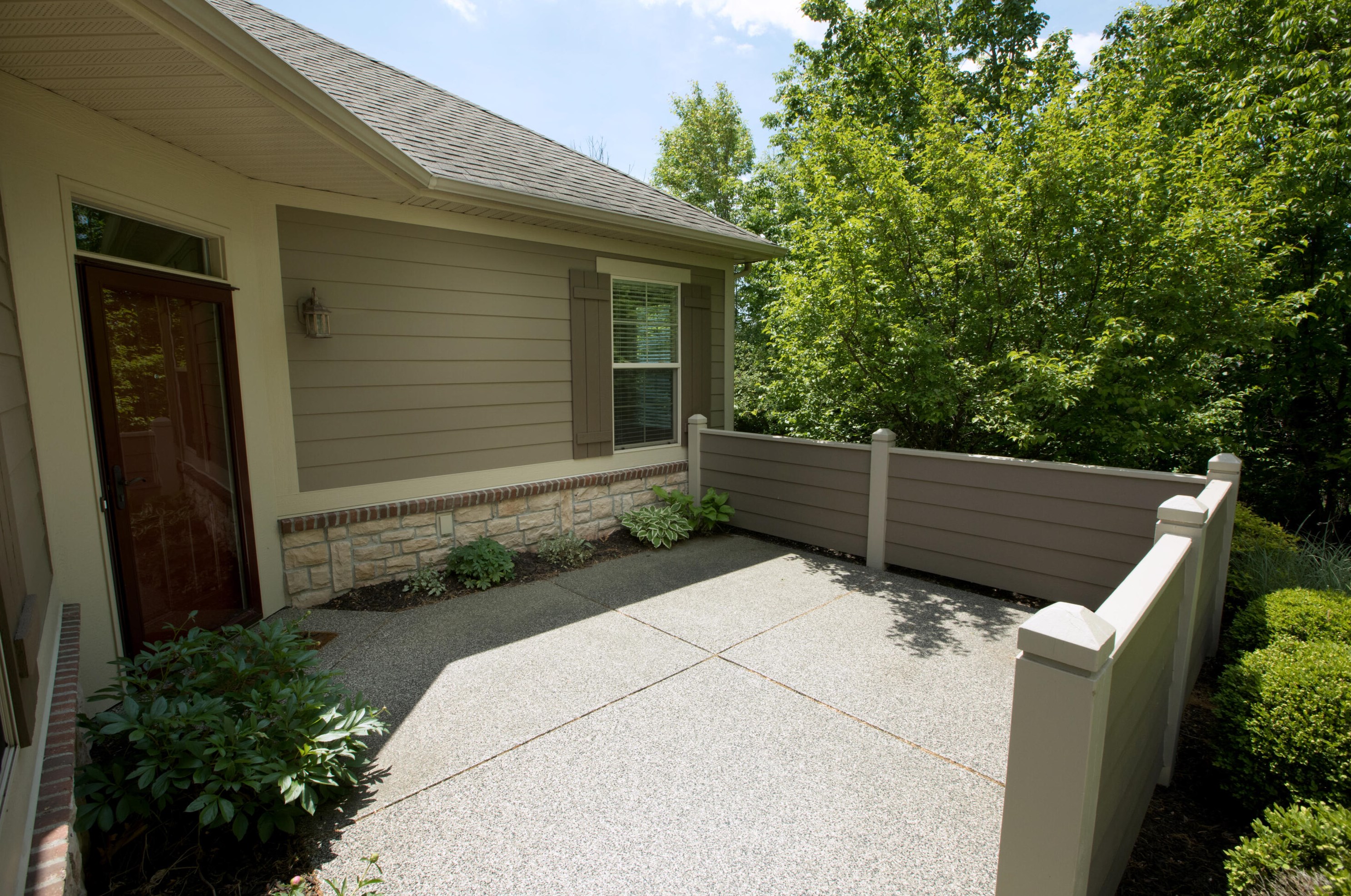 877 Bridge Crest Dr, Ada, MI 49301-7828