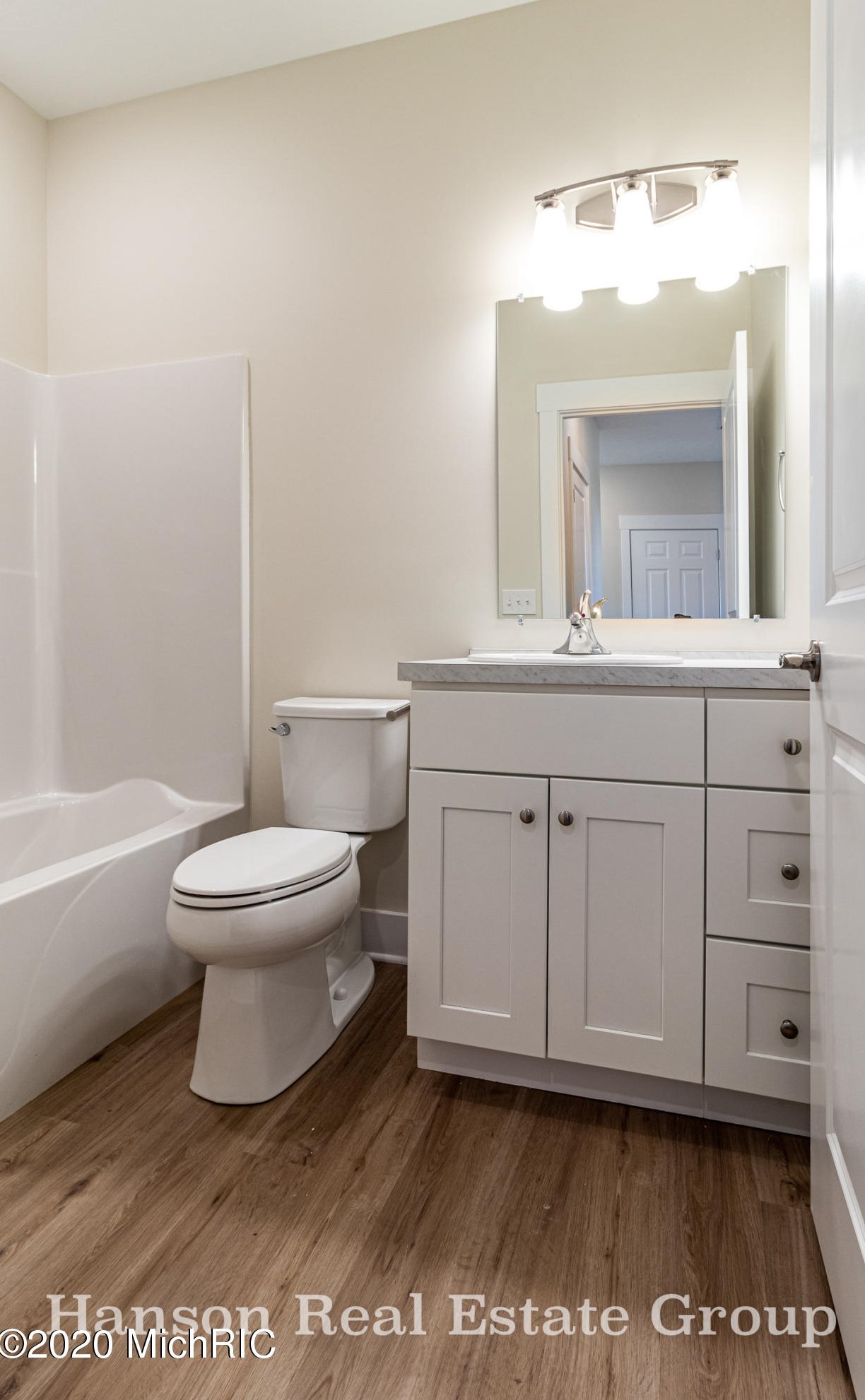 1097 Sunnyside Dr, Wayland MI  49348-8998 exterior