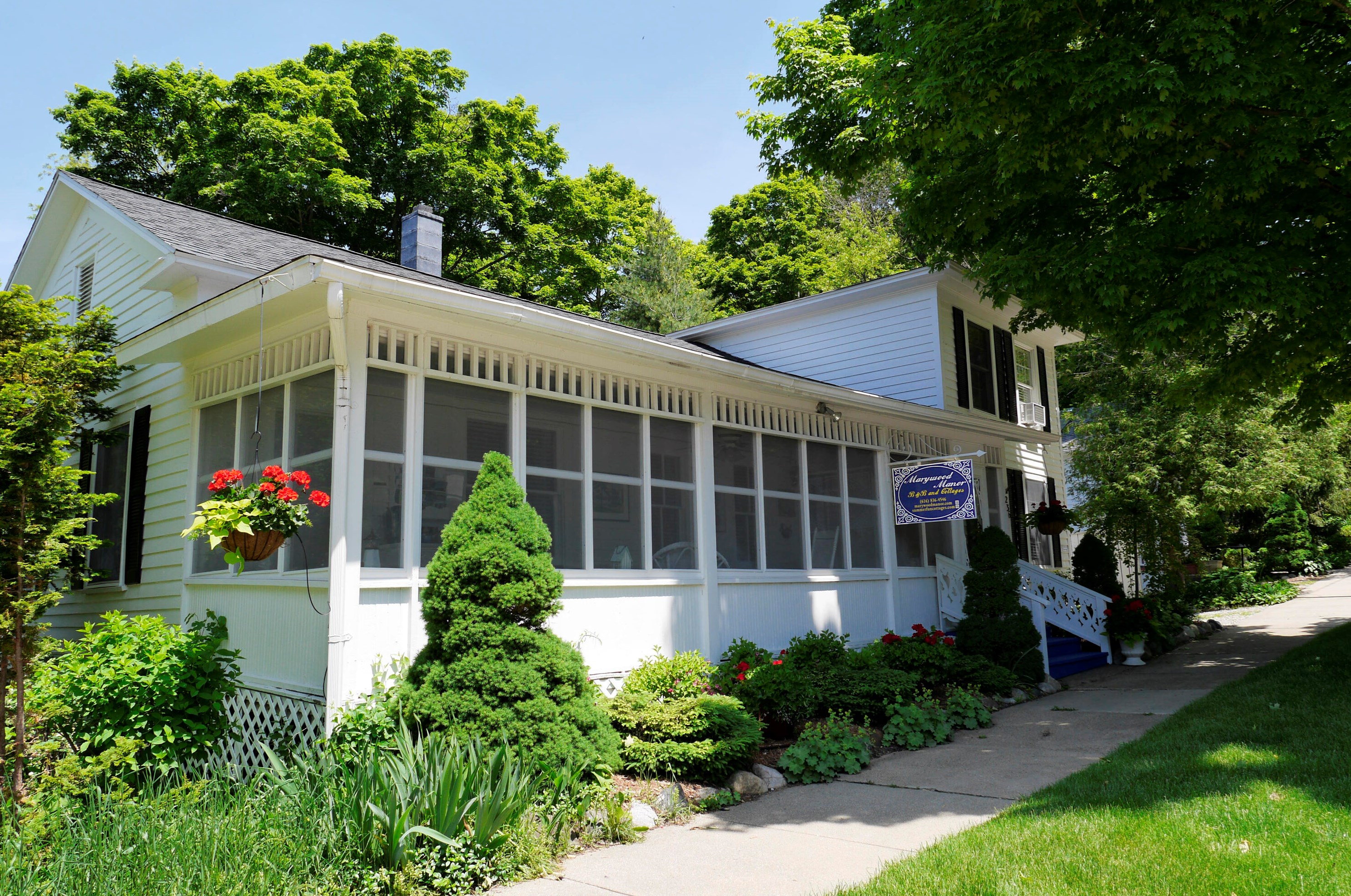 236 Mary St, Saugatuck, MI