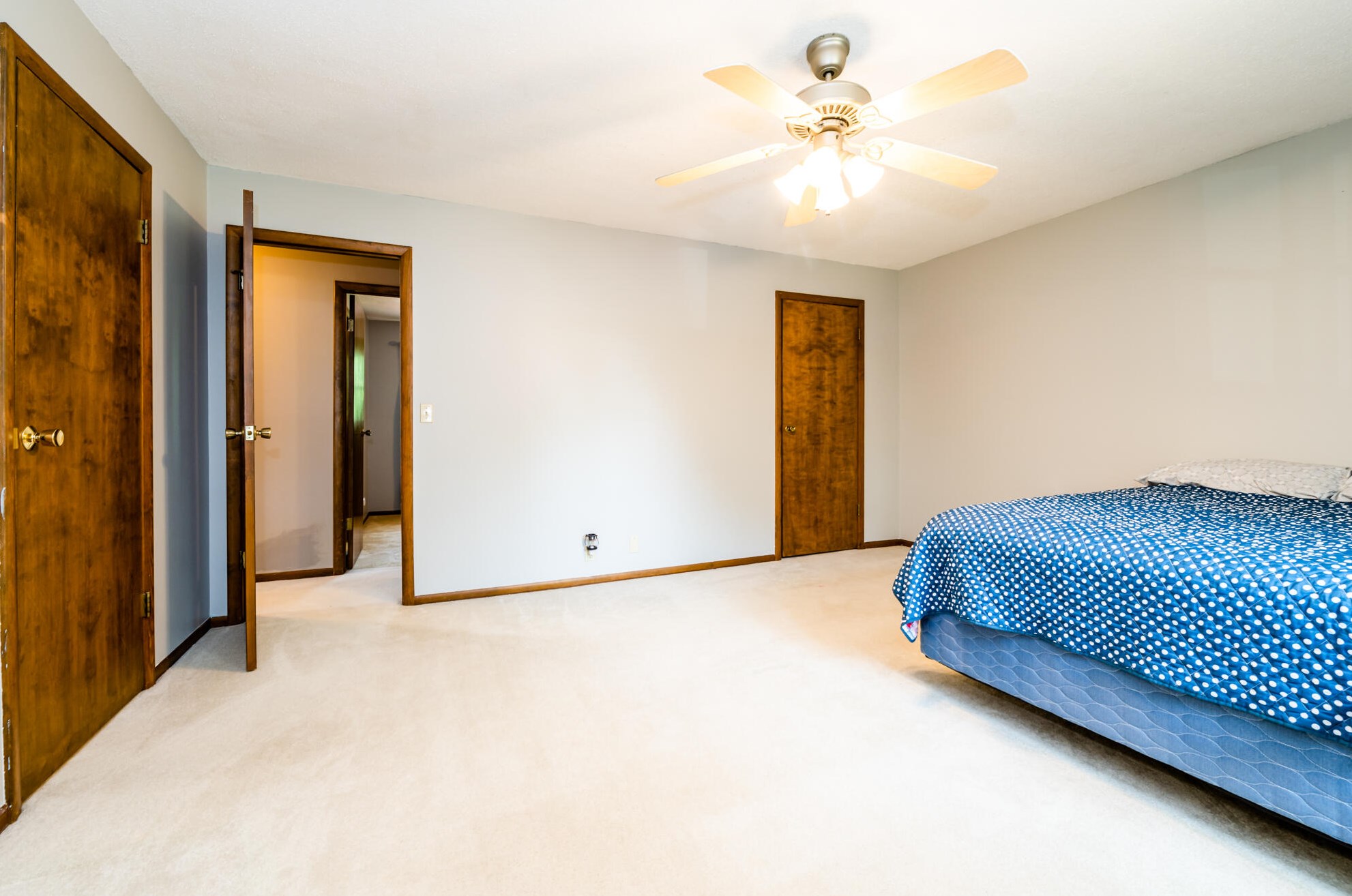 5172 Riverview Dr, Coloma MI  49038-9550 exterior