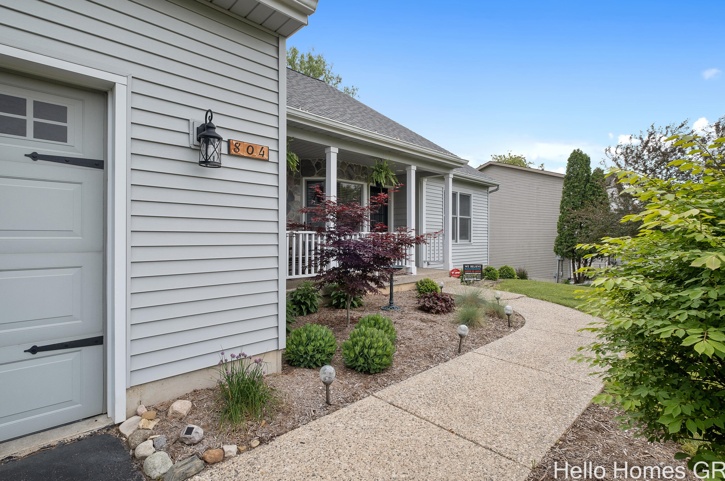 804 Meadowmeade Dr, Ada, MI 49301-3870