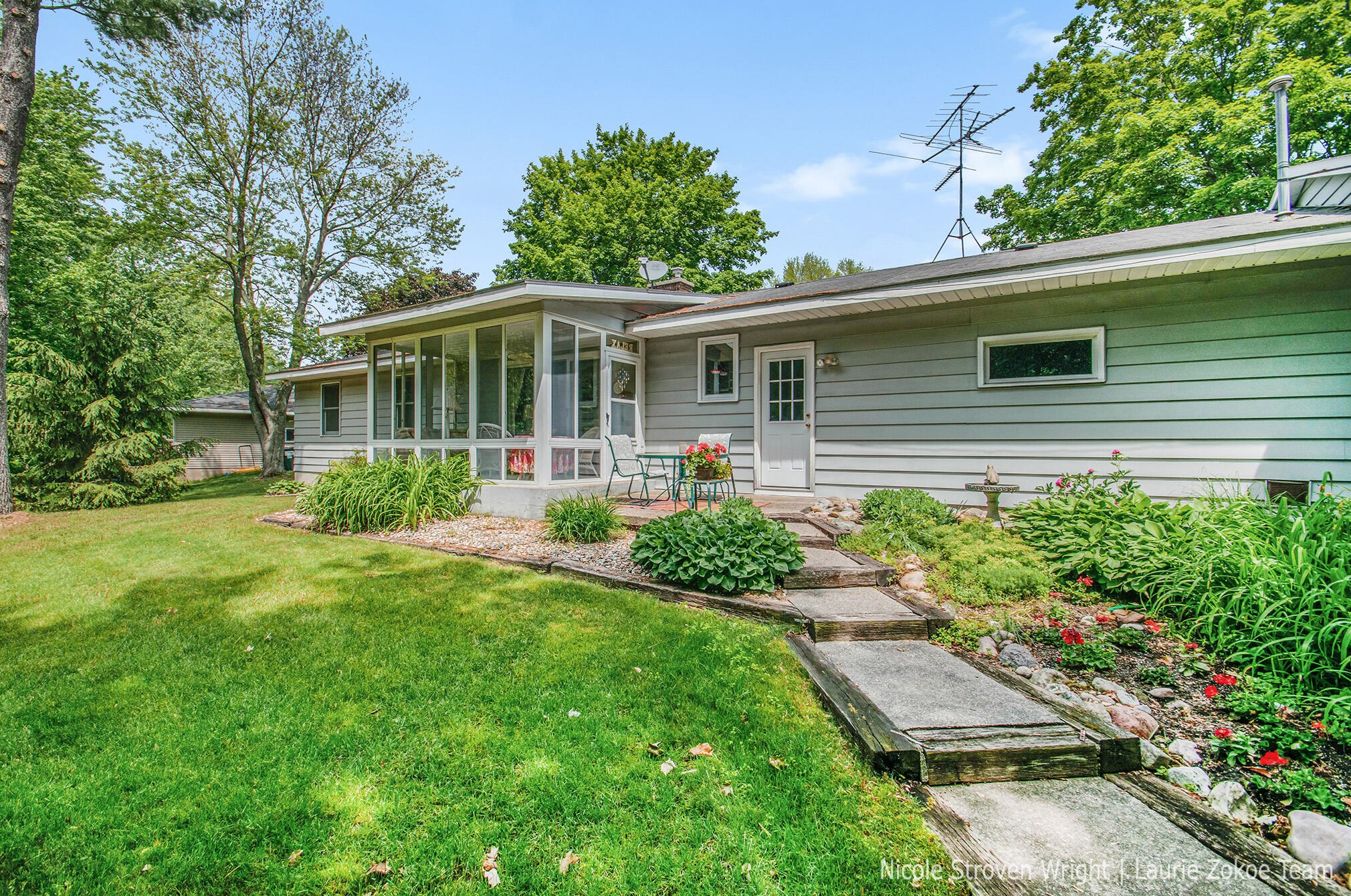 8921 Norman Dr, Jenison, MI 49428-9517