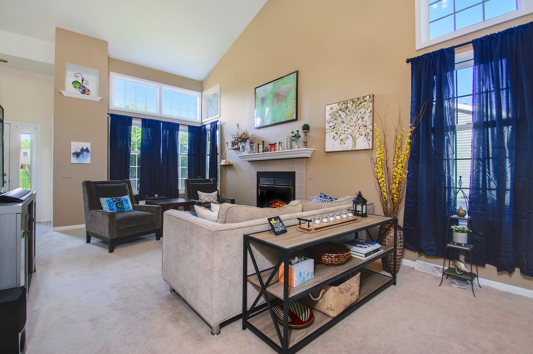 1417 Manorwood Dr, Grand Rapids MI  49508-6280 exterior