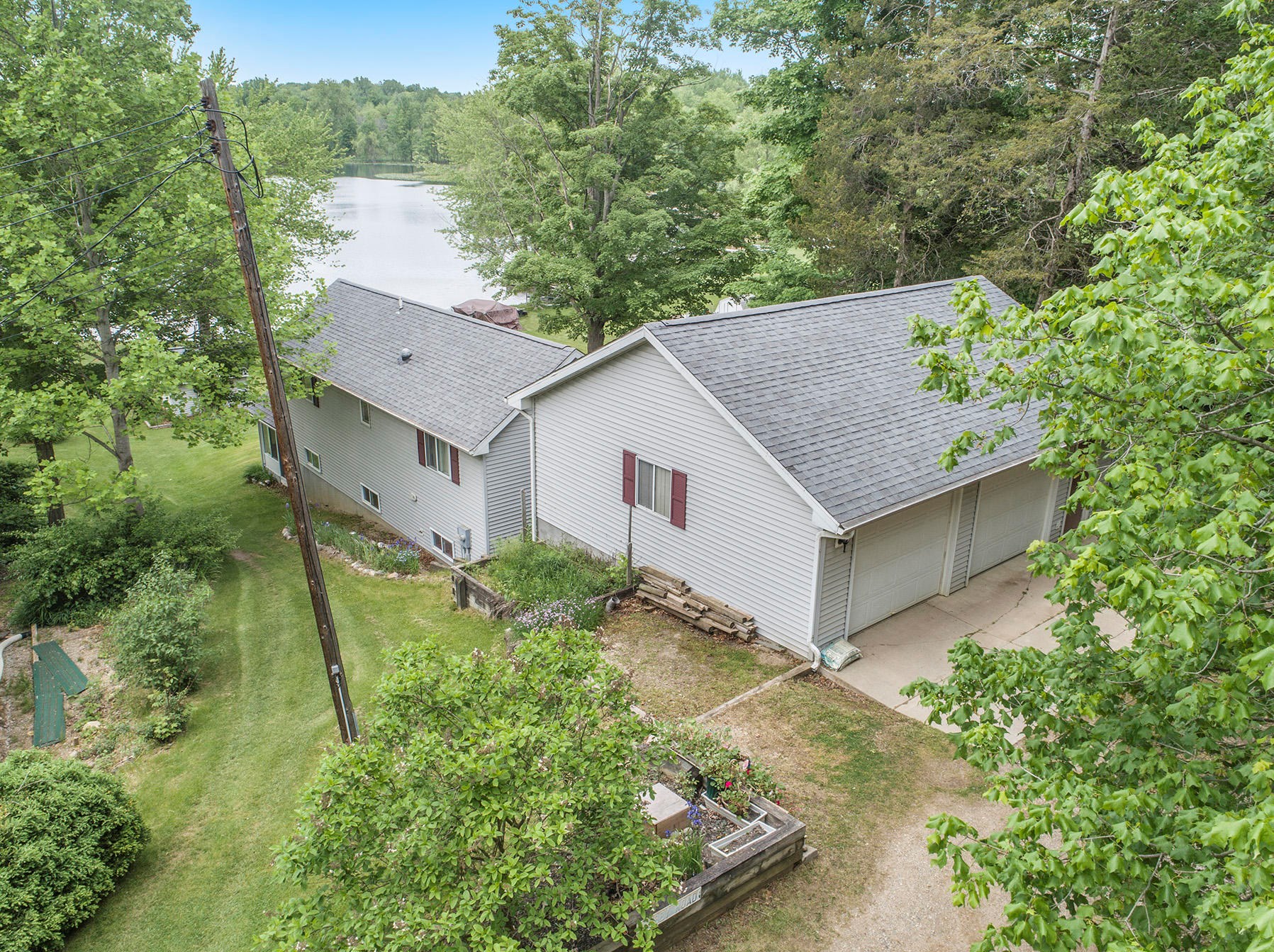 7860 Shaffer Rd, Reading, MI 49274