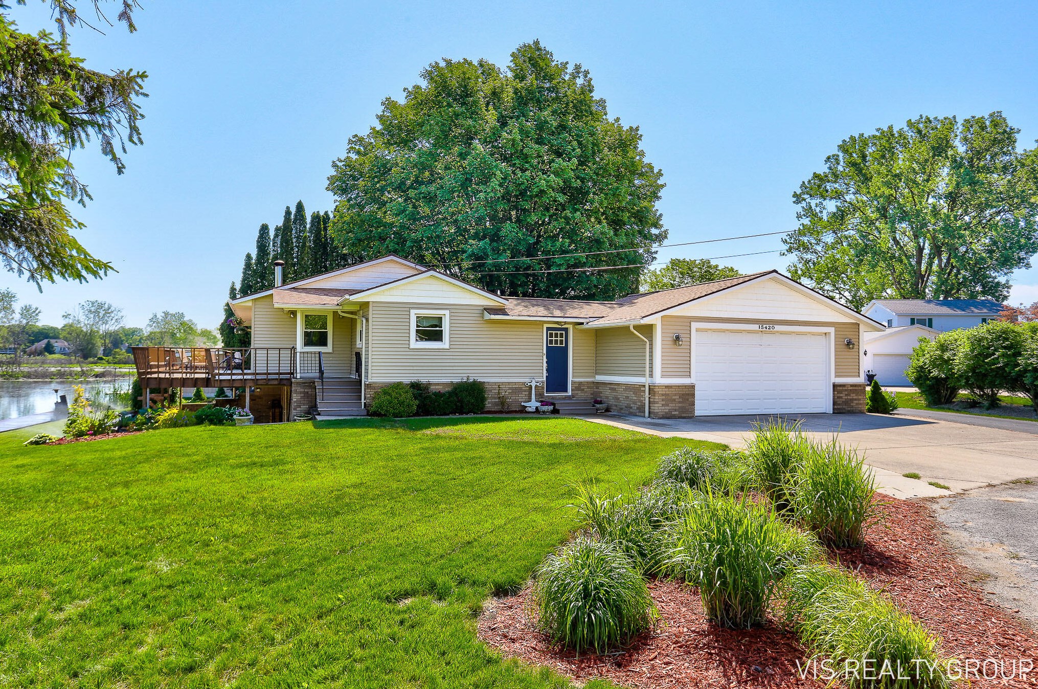 15420 Howard St, Spring Lake, MI 49456-1526