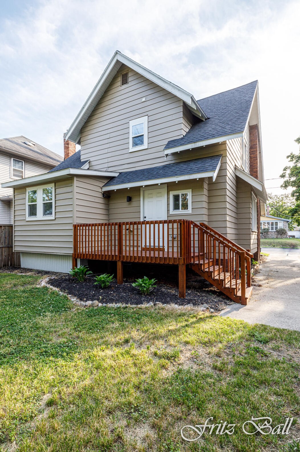 1930 Jefferson Ave, Grand Rapids MI  49507-2512 exterior