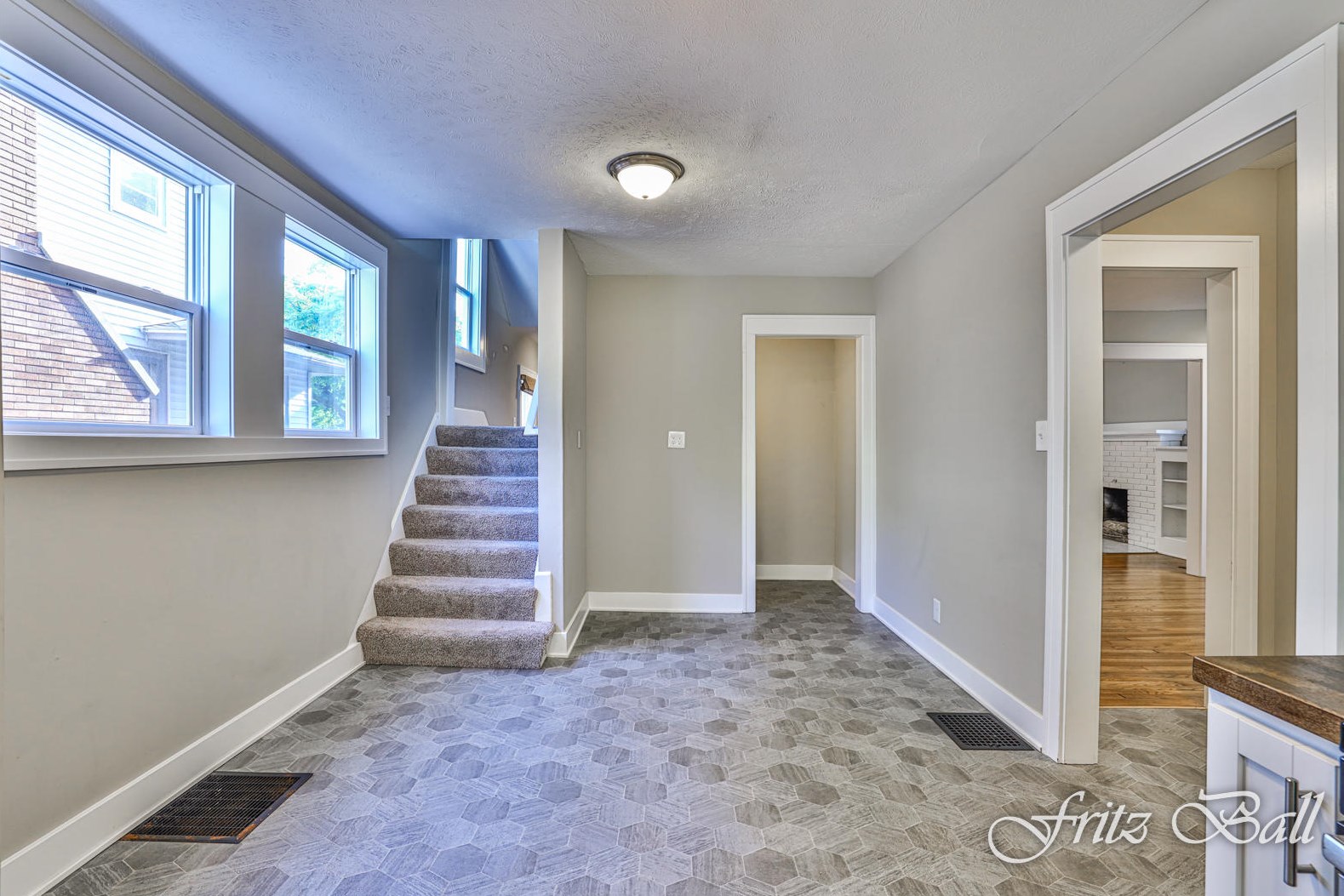 1930 Jefferson Ave, Grand Rapids MI  49507-2512 exterior