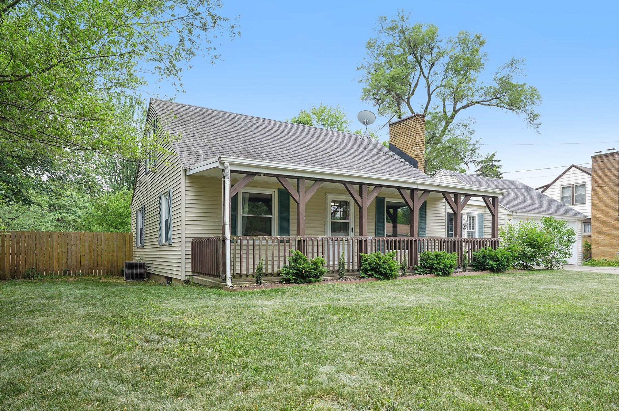 1374 36th St, Grand Rapids, MI 49508-5558