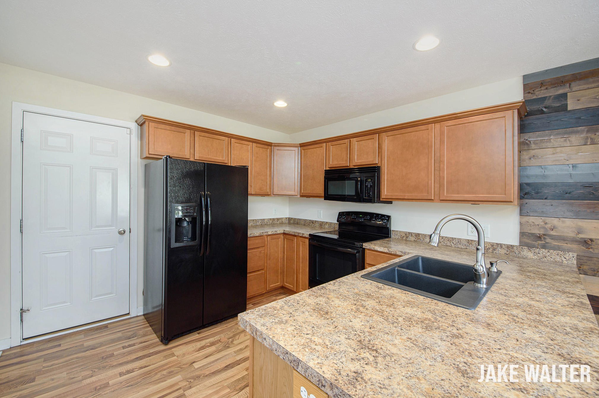 7402 Chino Valley Dr, Byron Township, MI 49315-8028