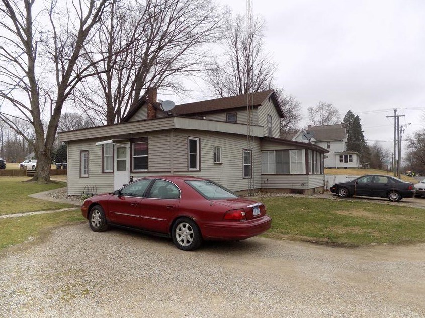 222 Center St, Coloma, MI 49038-8742