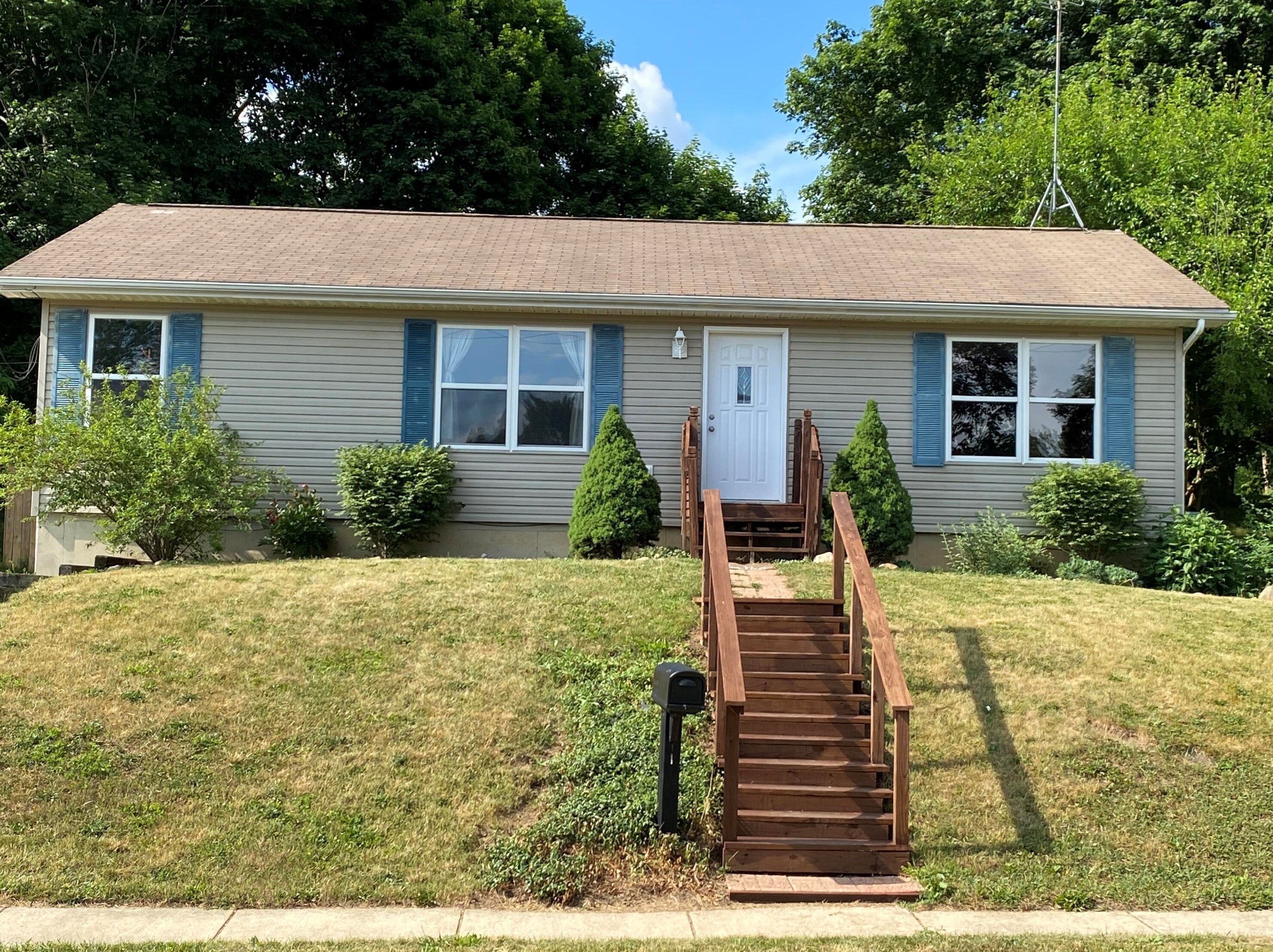 609 Clinton St, Marshall, MI 49068-1605