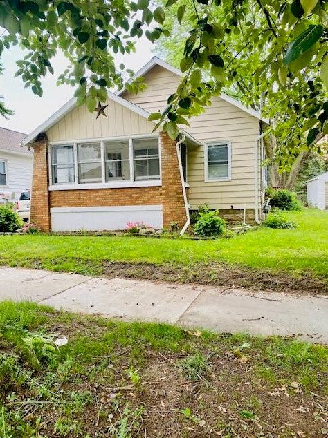 1138 Spring Ave, Grand Rapids MI  49503-1265 exterior