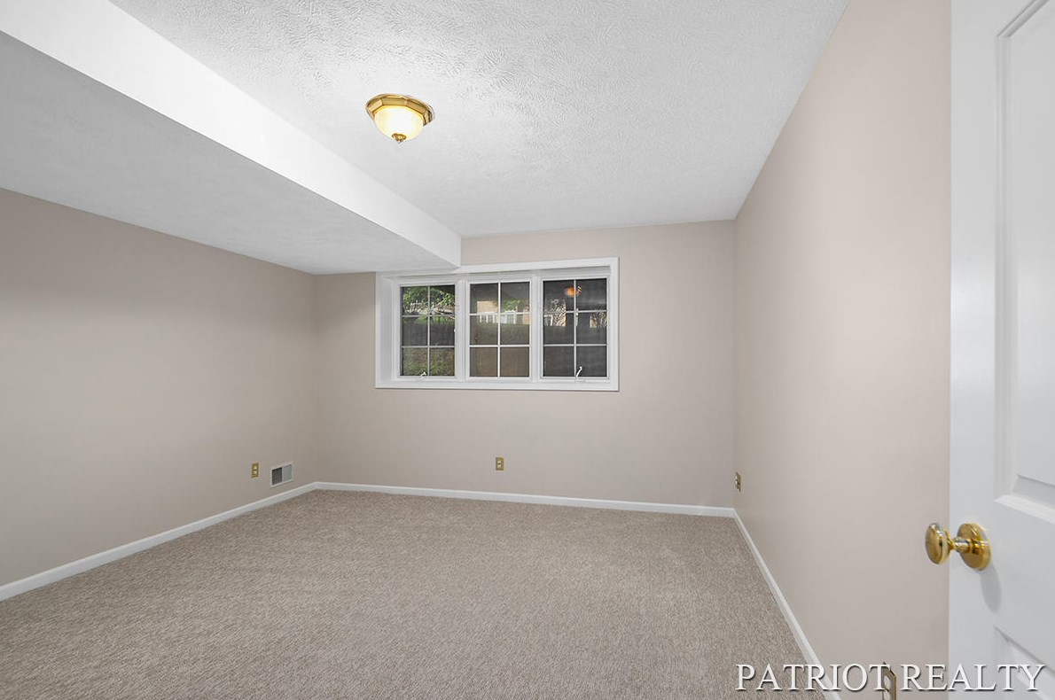 2032 Lamberton Creek Ln, Grand Rapids MI 49505-5789 exterior