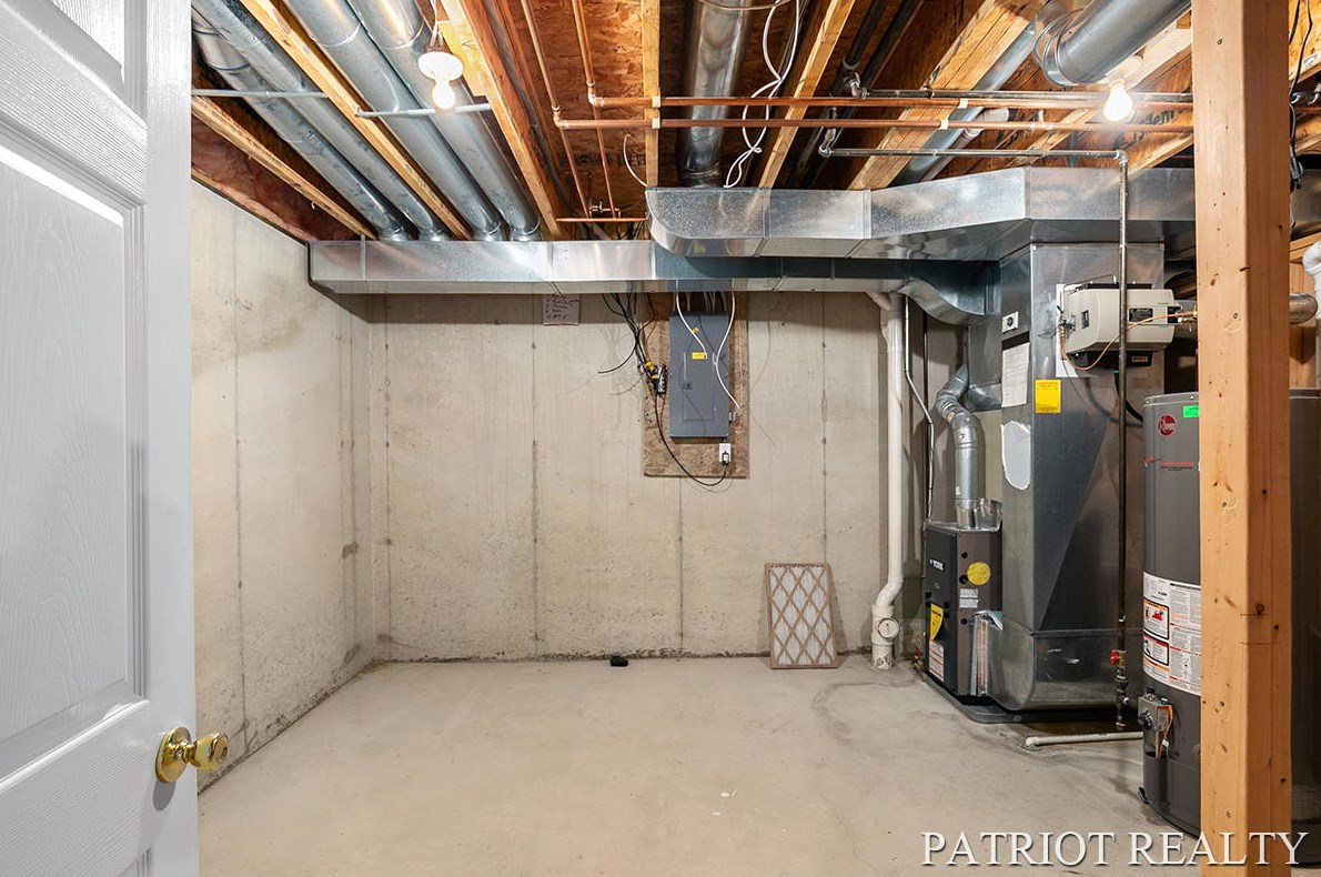 2032 Lamberton Creek Ln, Grand Rapids MI 49505-5789 exterior