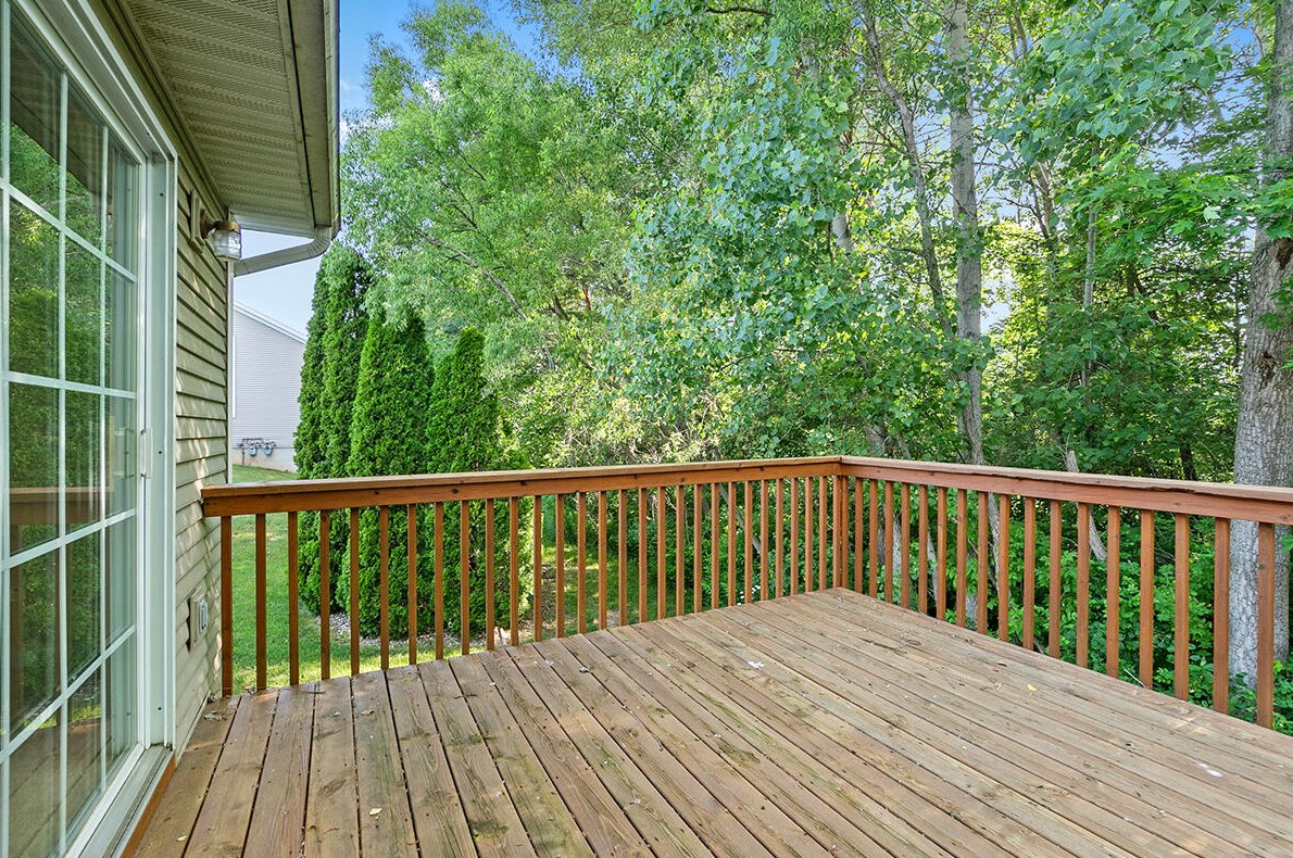 5050 Strawberry Pines Ave, Comstock Park MI  49321-9612 exterior