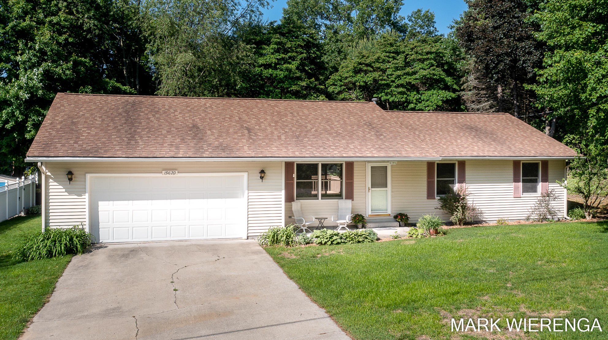 15670 Longview Ln, Spring Lake, MI 49456-1549