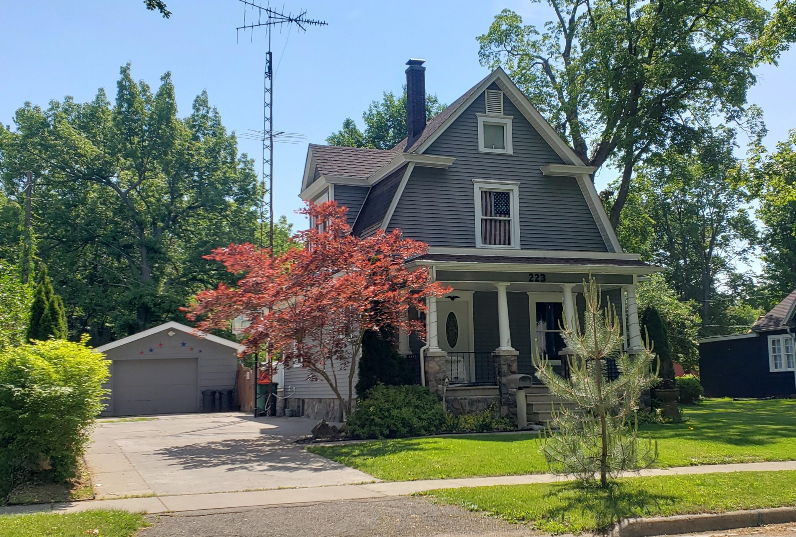 223 S East St, Cassopolis, MI 49031