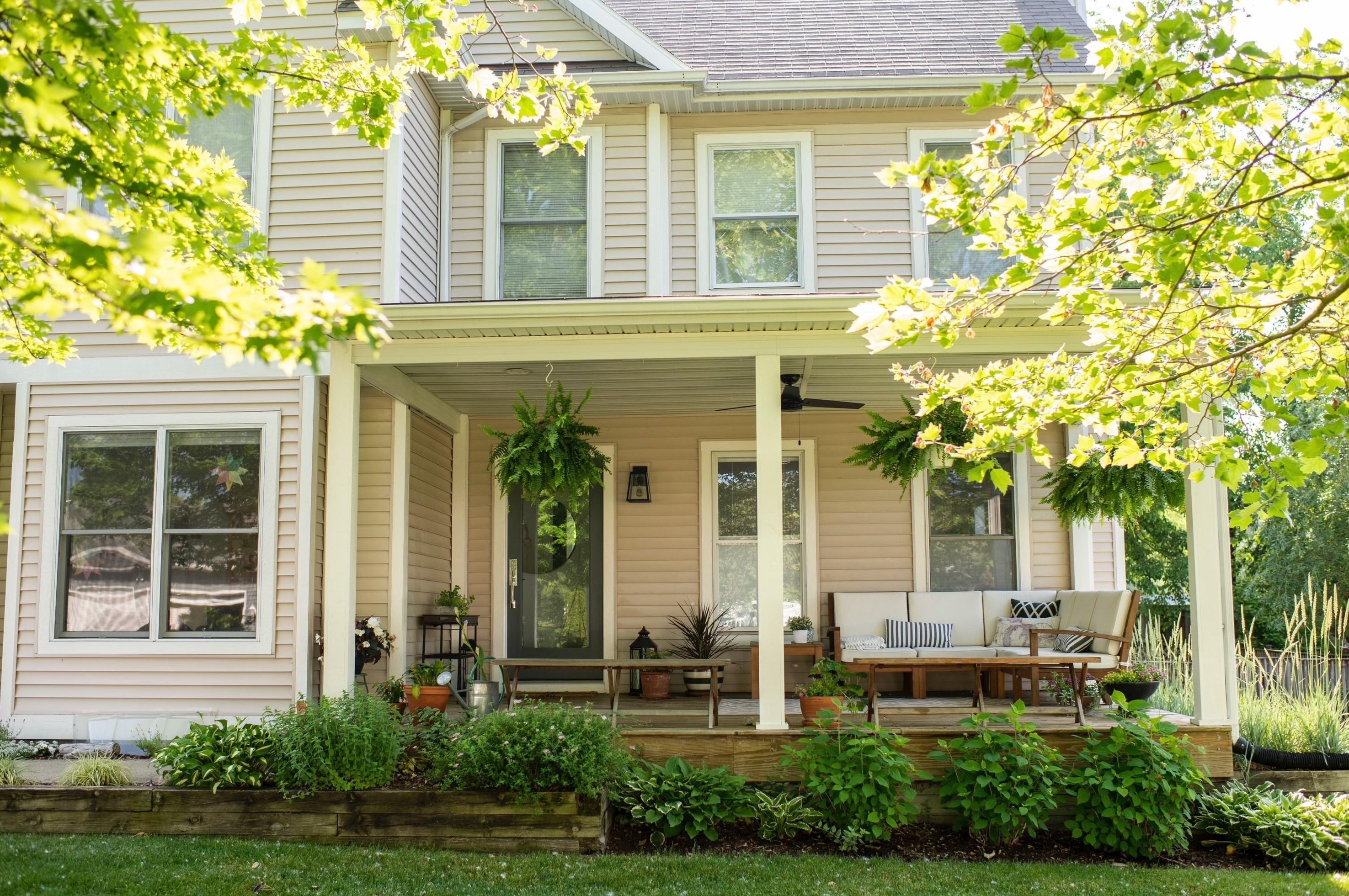 105 Orch Dr, South Haven, MI 49090-1281