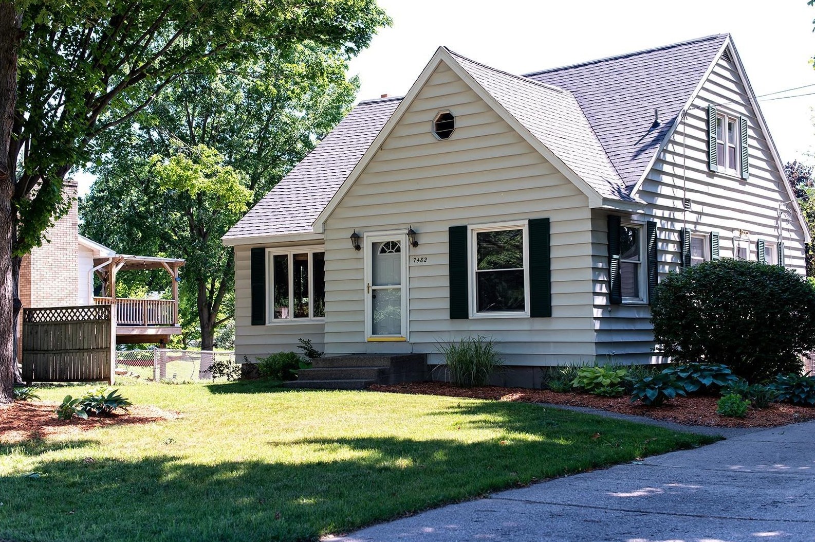 7482 20th Ave, Jenison, MI 49428-7702