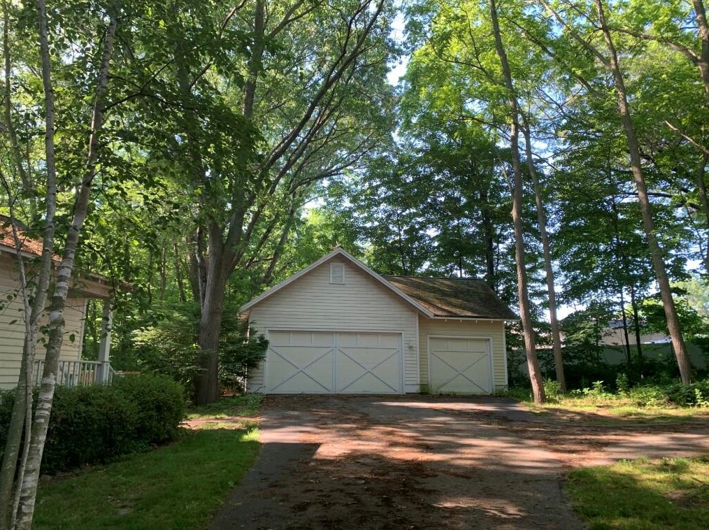671 Spear St, Saugatuck, MI 49453-9689