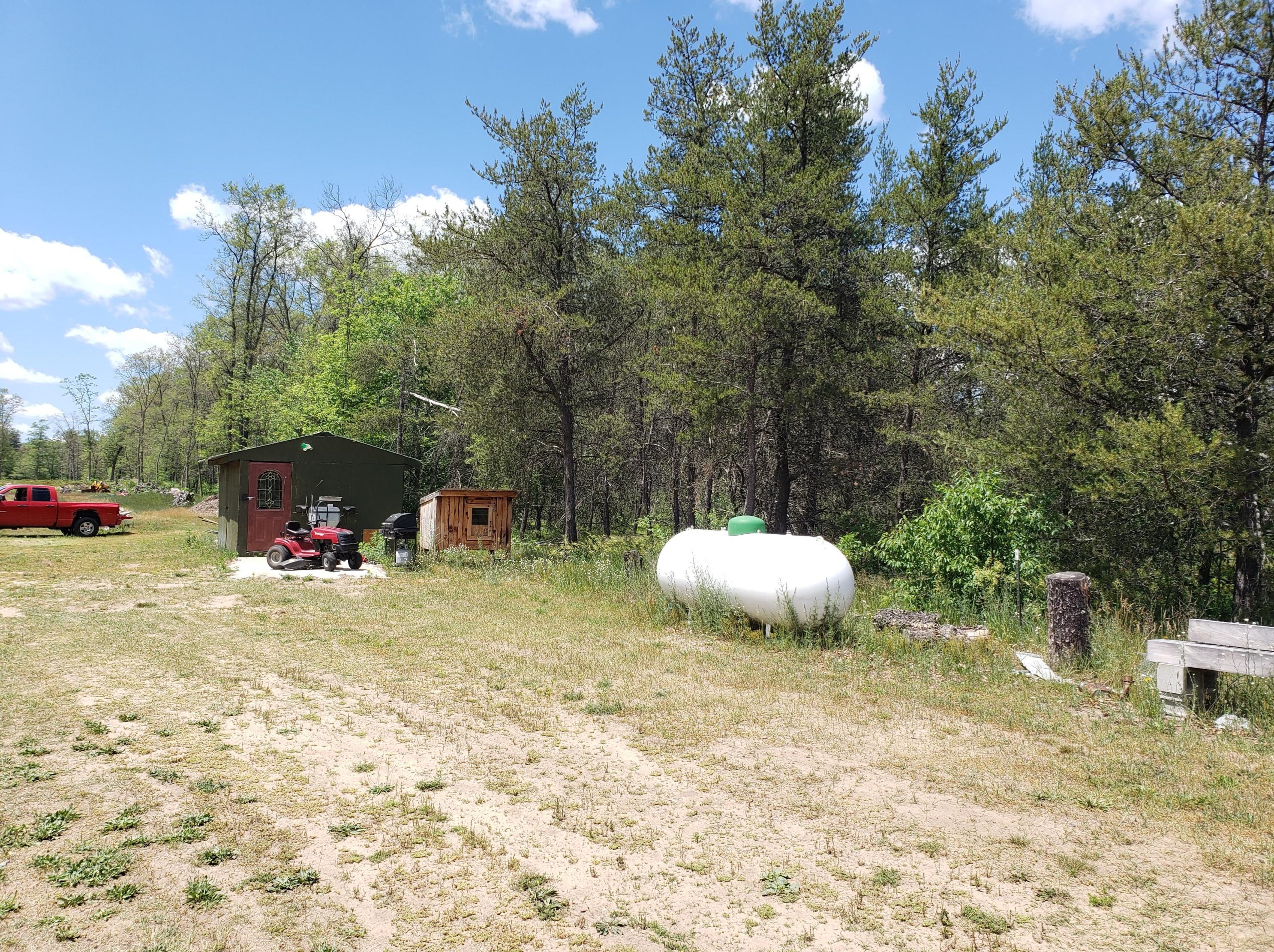 2555 S Evergreen Dr, White Cloud, MI 49349