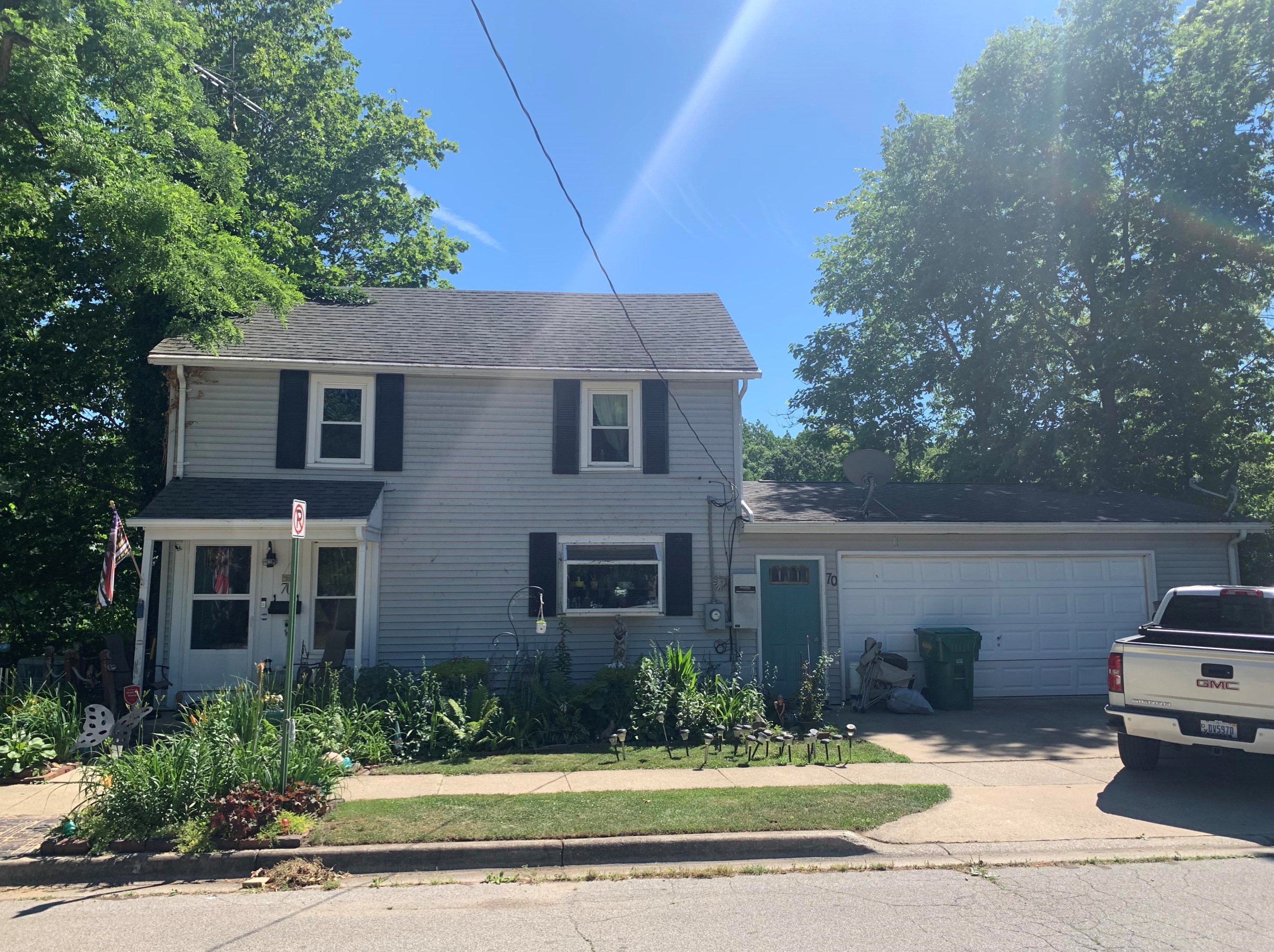 70 River St, Niles, MI 49120-1655