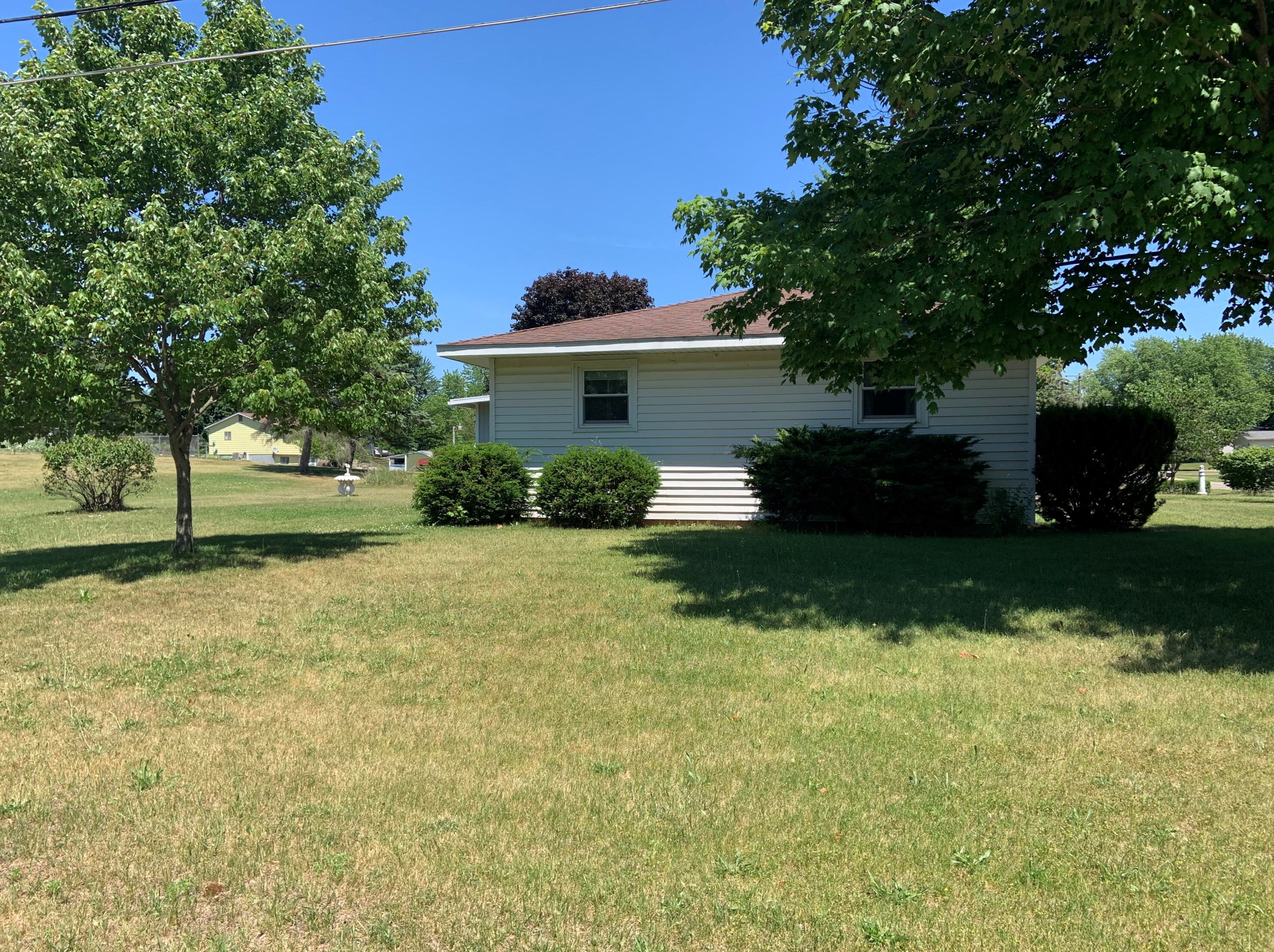 256 Northlake Dr, Coldwater, MI 49036-8661