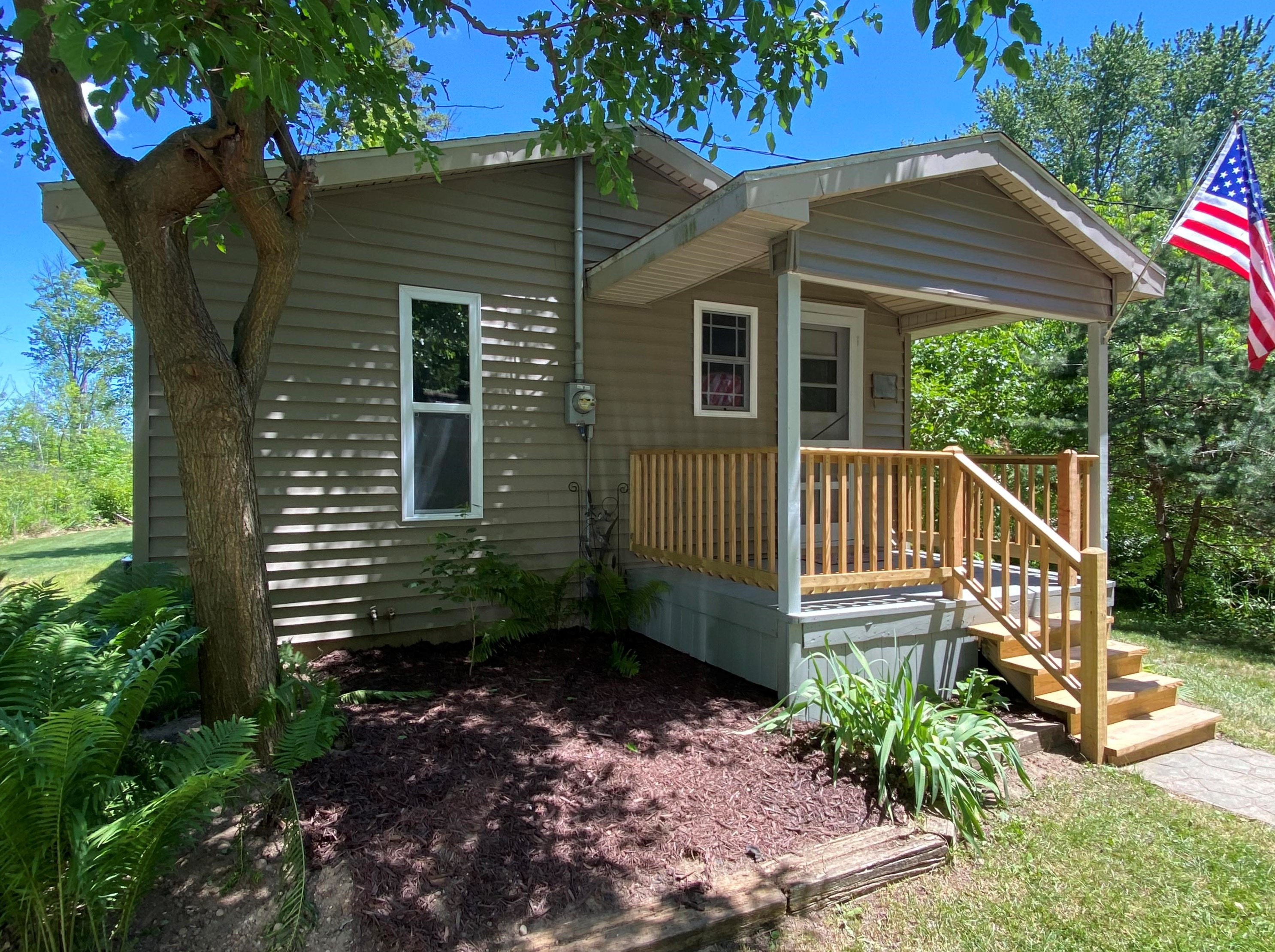 7513 Hakes Rd, Reading, MI 49274