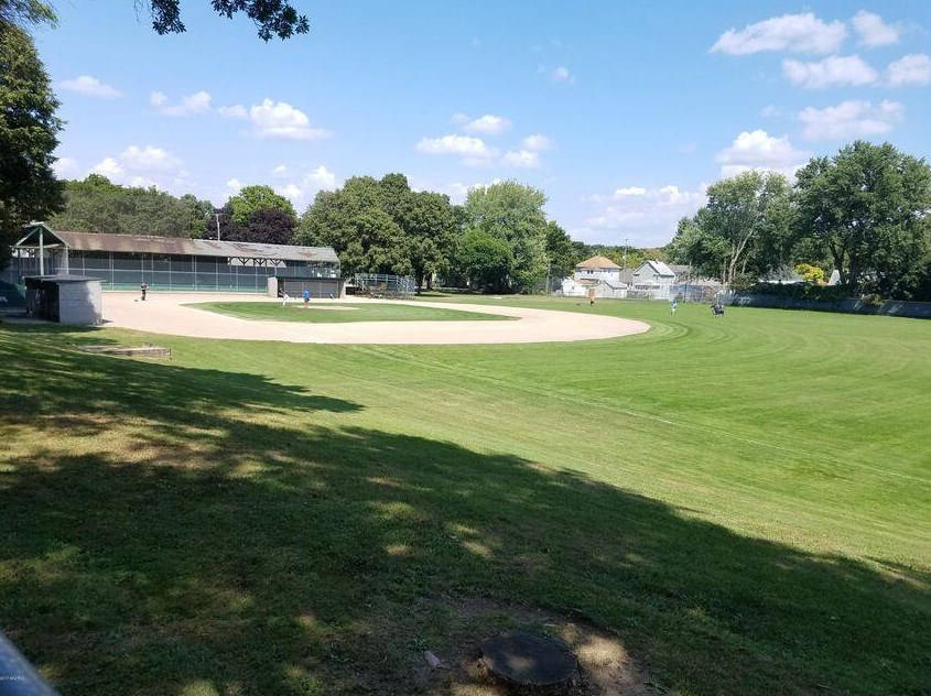 839 Valley Ave, Grand Rapids MI  49504-4056 exterior