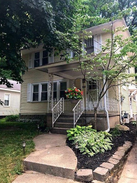 839 Valley Ave, Grand Rapids MI  49504-4056 exterior