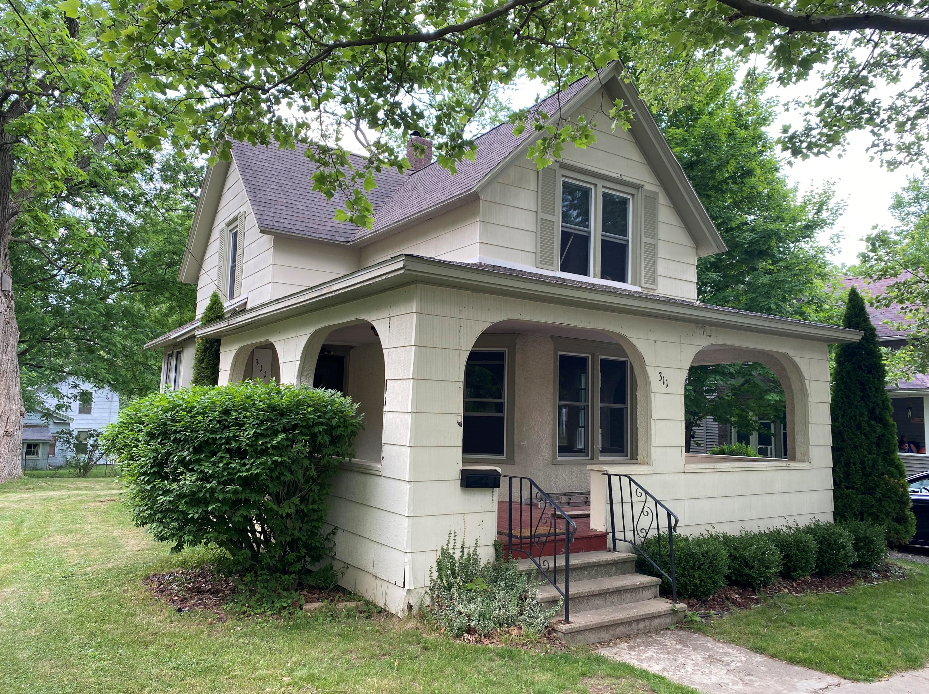 311 Ash St, Albion, MI 49224-2027