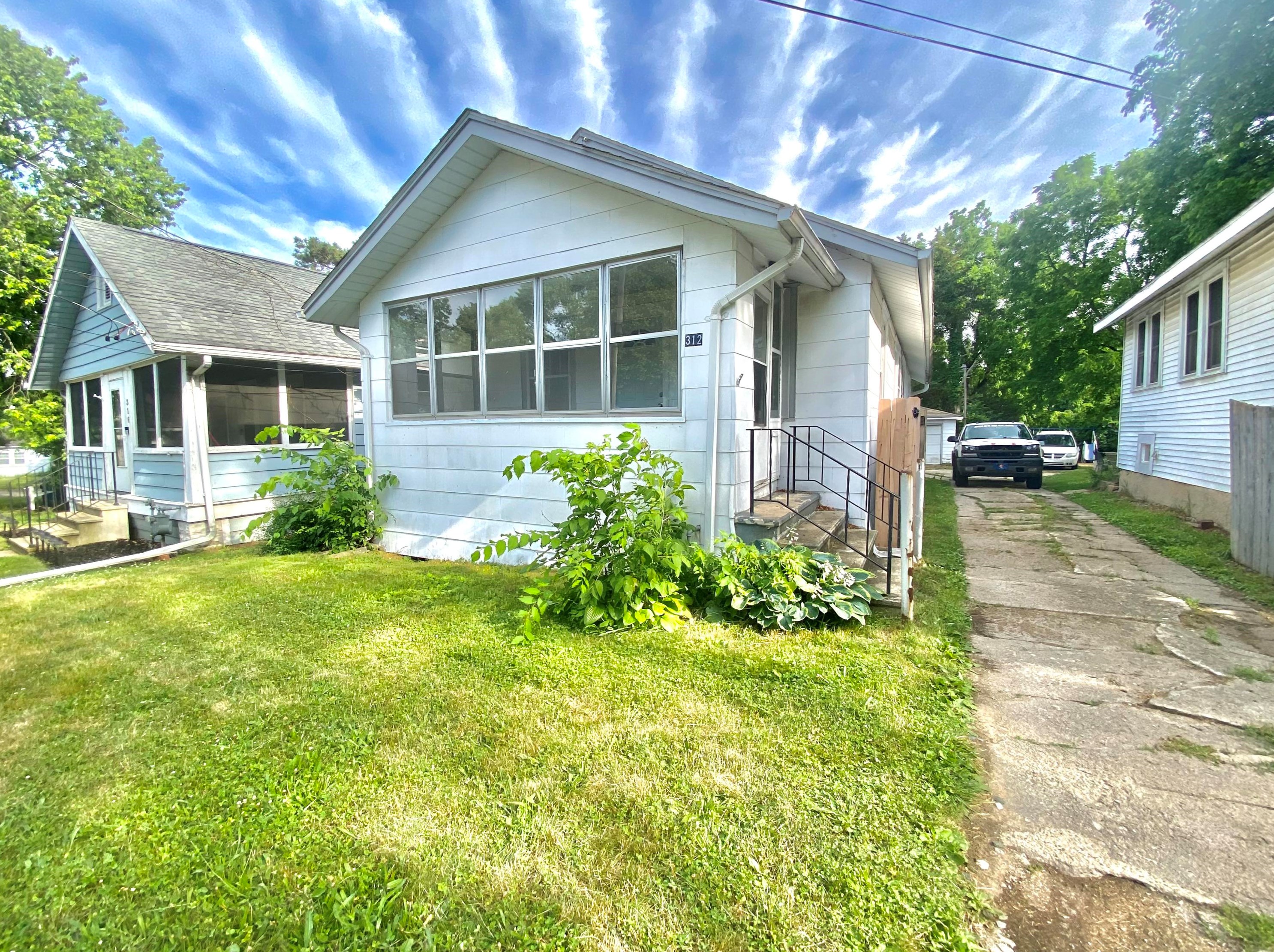 312 Post Ave, Battle Creek, MI 49014-6326